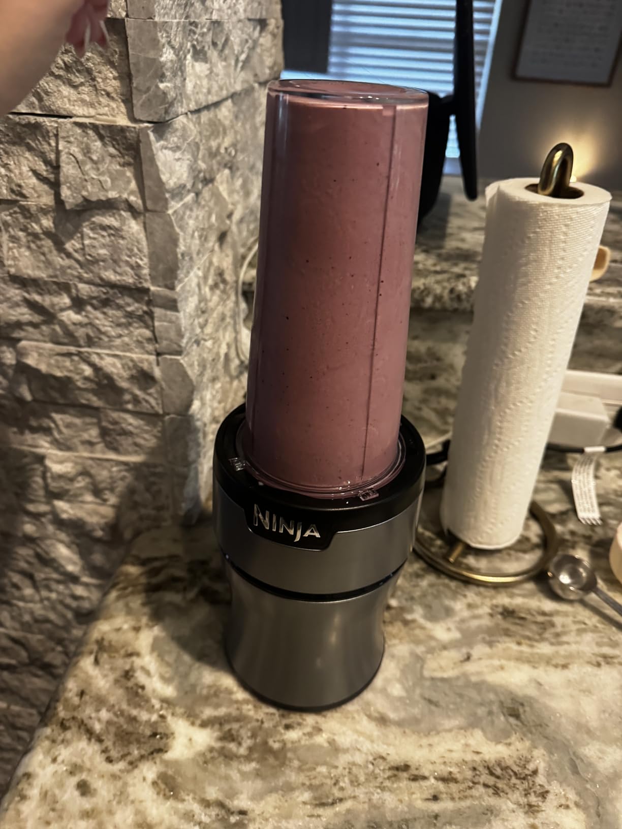 Ninja Nutri-Plus Personal Blender | Compact Push to Blend | Make Frozen Drinks, Smoothies, Sauces & More | With (3) 20 oz. To-Go Cups, (2) Spout-Lids & (1) Storage-Lid | 900 Peak Watt | Silver | BN301 customer photo 2