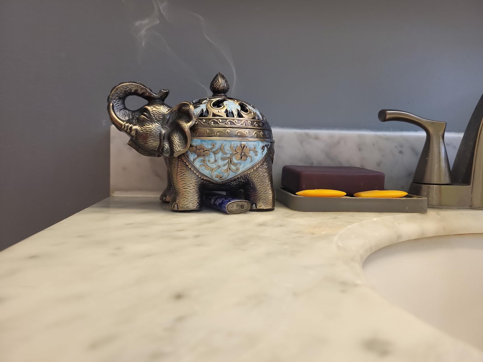 Hourwof Metal Elephant Incense Holder, Vintage Cone Coil Incense Burner with Lid, Ash Catcher, Aromatherapy Ornament Home Office Decor, Bronze customer photo 2