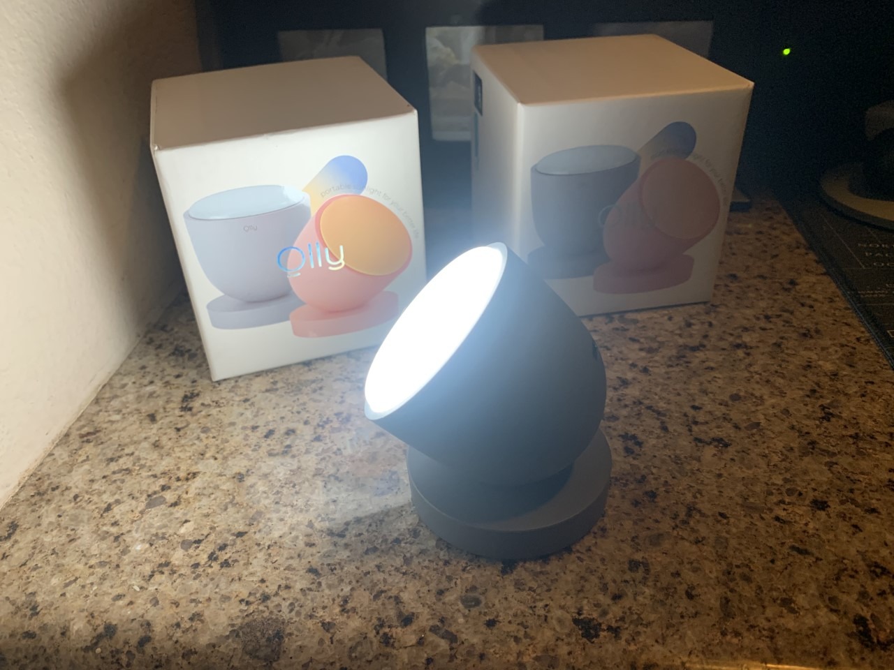 Olly Light Therapy Lamp - UV-Free LED with 140g Compact Size for deep Sleep, Rechargeable, 2step Brightness Mode, 25minutes Automatic Timer - Daily Sunlight to Sleep Well customer photo 1