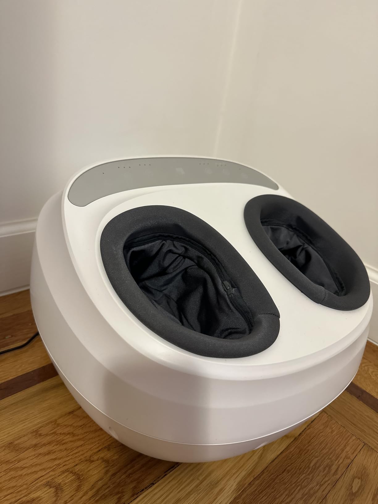 Sharper Image Shiatsu Foot Massager with Heat & Deep Kneading Compression, Deep Tissue Massager for Pain Relief & Circulation, 3 Modes - Gift for Men & Women, Fits up to Mens Size 12 customer photo 2