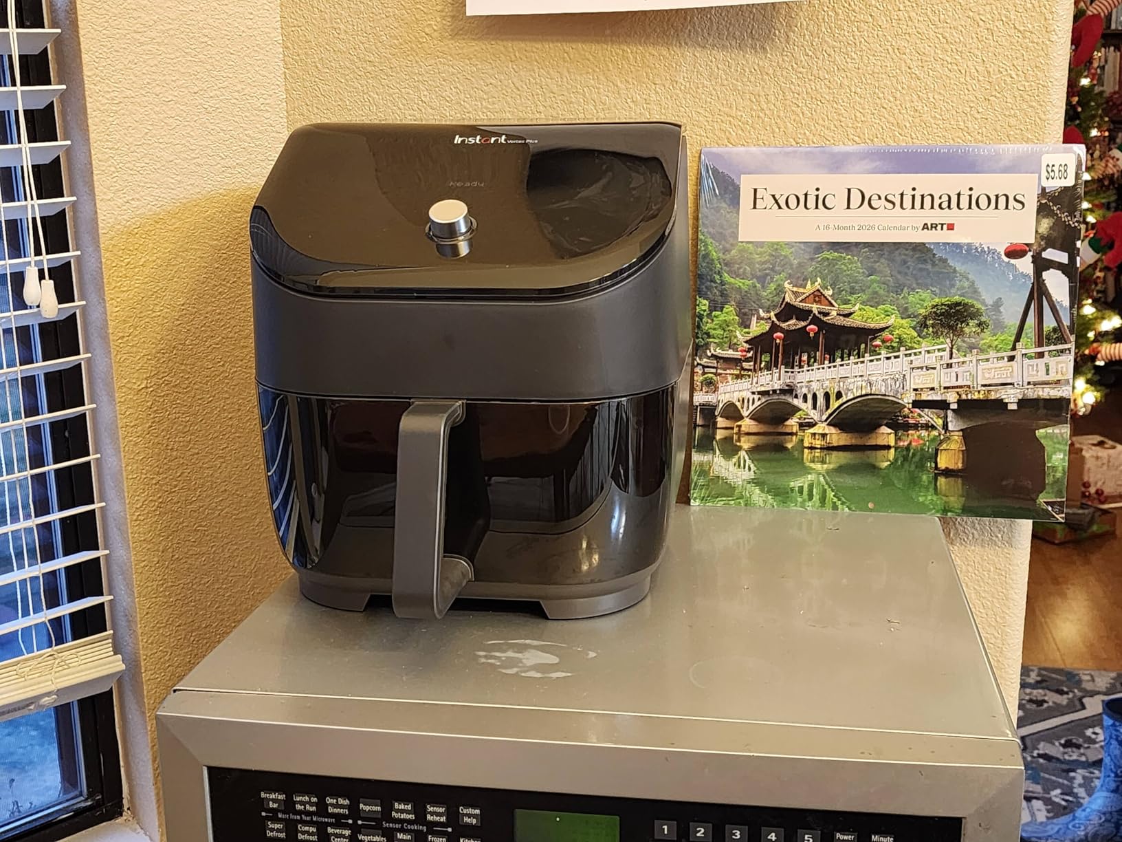 Instant Pot Vortex Plus 6QT ClearCook Air Fryer, Clear Windows, Custom Program Options, 6-in-1 Functions, Crisps, Broils, Roasts, Dehydrates, Bakes, Reheats, from the Makers of Instant Pot, Black customer photo 1
