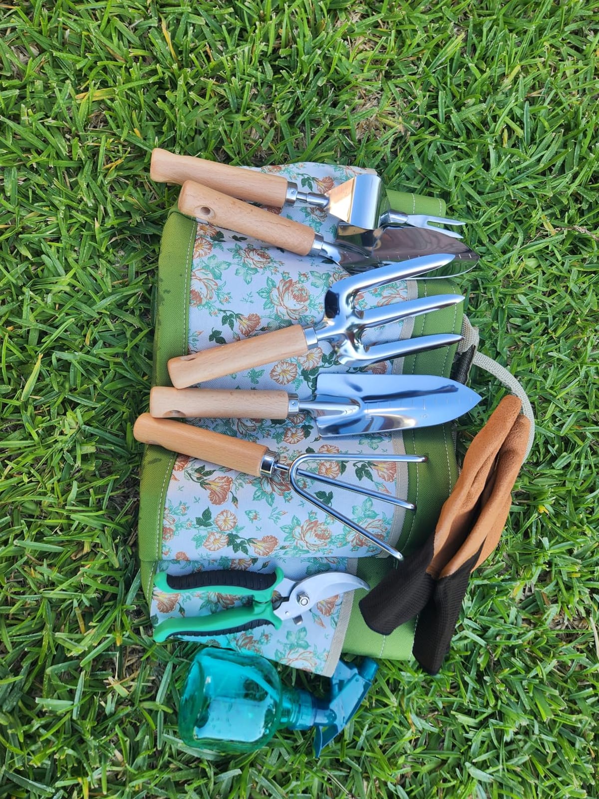 Heavy Duty Gardening Tools with Handbag, Gardening Gifts for Women | Rust-Resistant Steel Garden Tool Sets for Women, Men, Durable, Ergonomic Wooden Handle, Idea for Planting Work customer photo 1