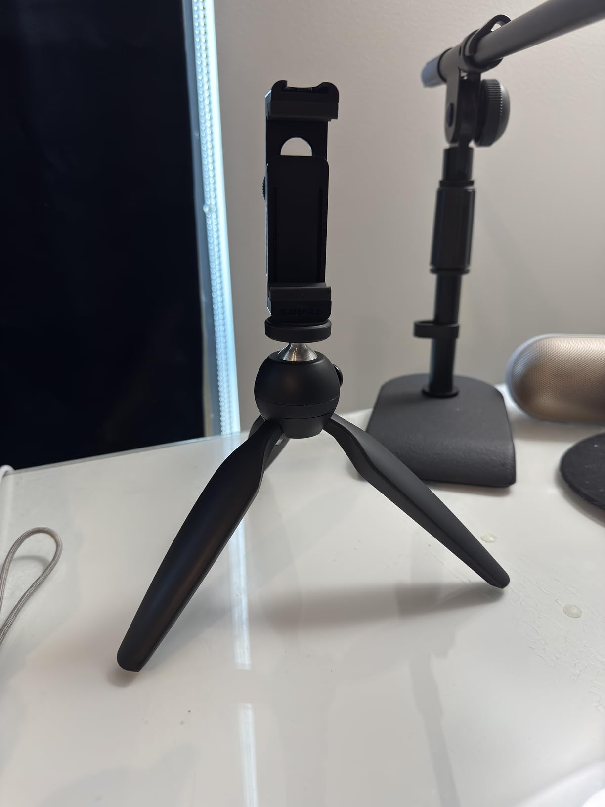 MTPIXIMII-B, PIXI Mini Tripod with Handgrip for Compact System Cameras, for DSLR, Mirrorless, Video, Made in Italy, Technopolymer and Aluminum, Black customer photo 1