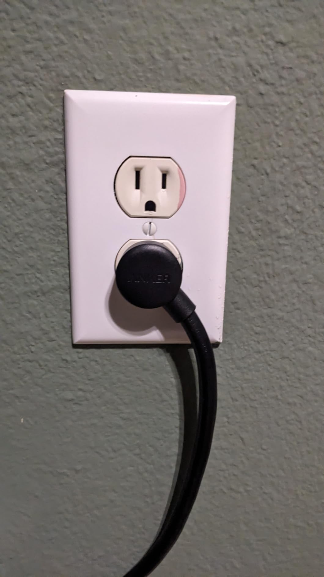 Anker Power Strip with 2100J Surge Protector, Outlet Extender, 20W, 12 AC customer photo 1
