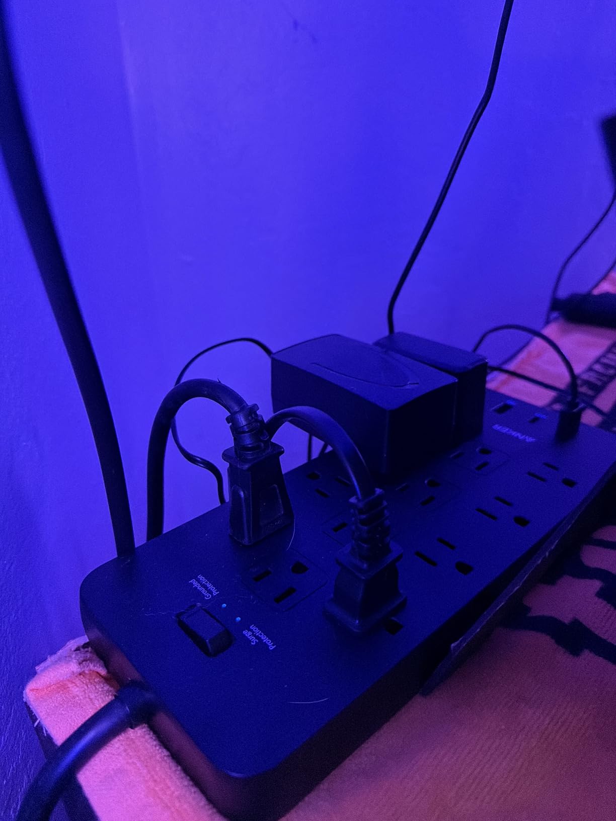 Anker Power Strip with 2100J Surge Protector, Outlet Extender, 20W, 12 AC customer photo 2