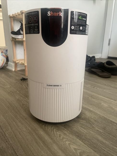 Shark Clean Sense Air Purifier Max, HP201, White | HEPA-Exceeding Filter, 1,000 Sq. Ft. for Large Room, Bedroom, Captures Pollutants, Pet Dander, Dust, Odor, Smoke, and More customer photo 1