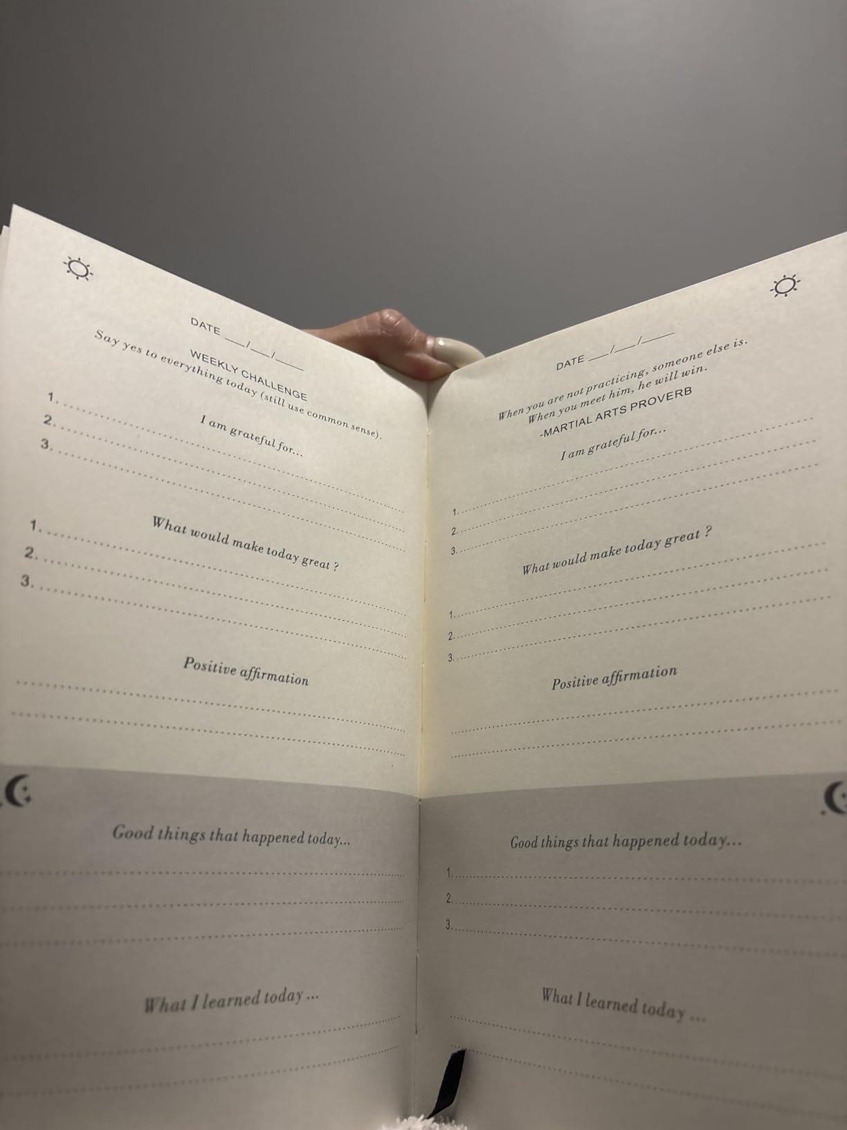 The Gratitude Journal for More Happiness, Optimism, Affirmation & Reflection - An Effective Manifestation Guide Journal, Undated Daily Journals for Women & Men customer photo 2