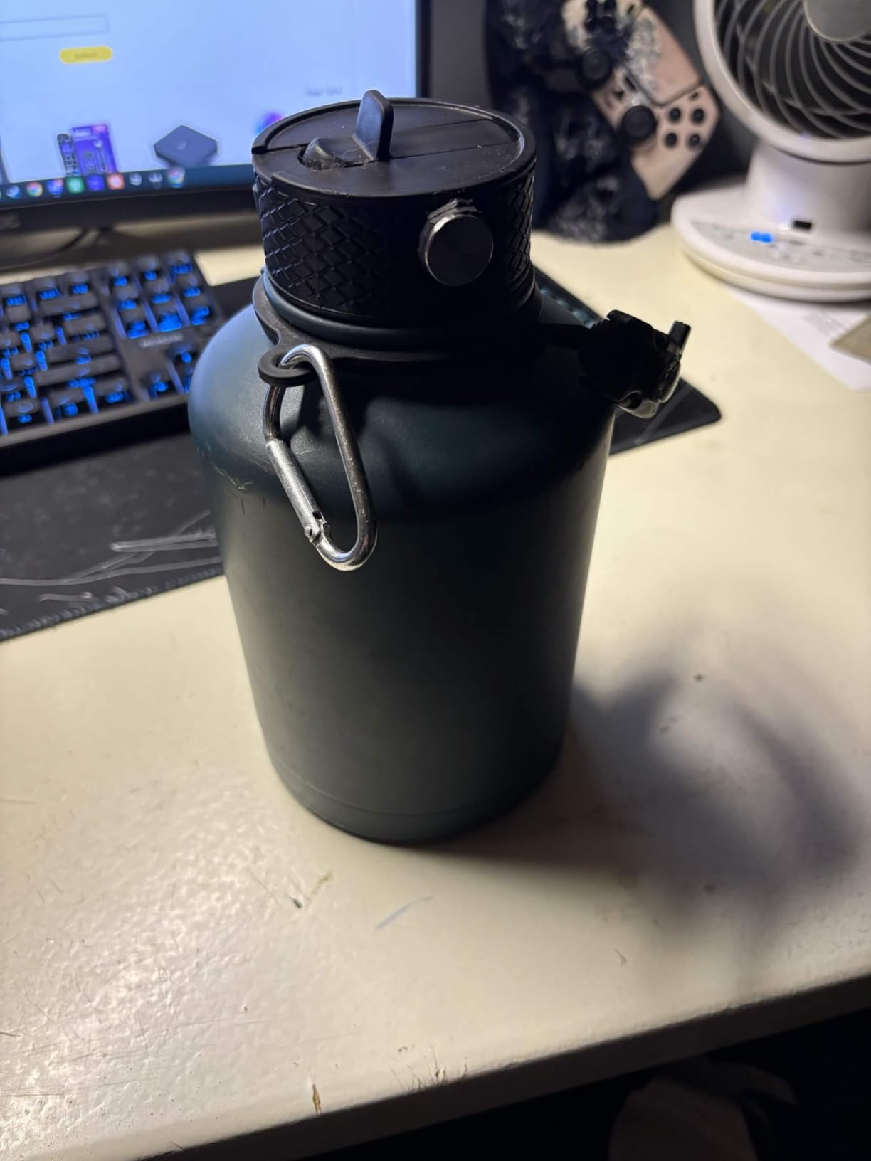 BJPKPK 22oz Insulated Water Bottle with Straw Lid, Stainless Steel Bottle, 3 Lids Included, BPA-Free Leakproof Vacuum Bottle for Office, Gym, Travel & Outdoor customer photo 2
