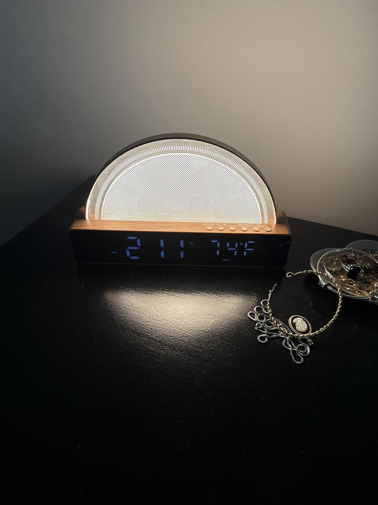 Sunrise Alarm Clock Wake Up Light, Bedside Lamp with USB Phone Charger | Dawn Simulator, Color-changing Nightlight, Sleep Aid, Loud for Heavy Sleepers Adults, Gift for Kids Teens Boys Girls, Sleek Home Decor customer photo 1