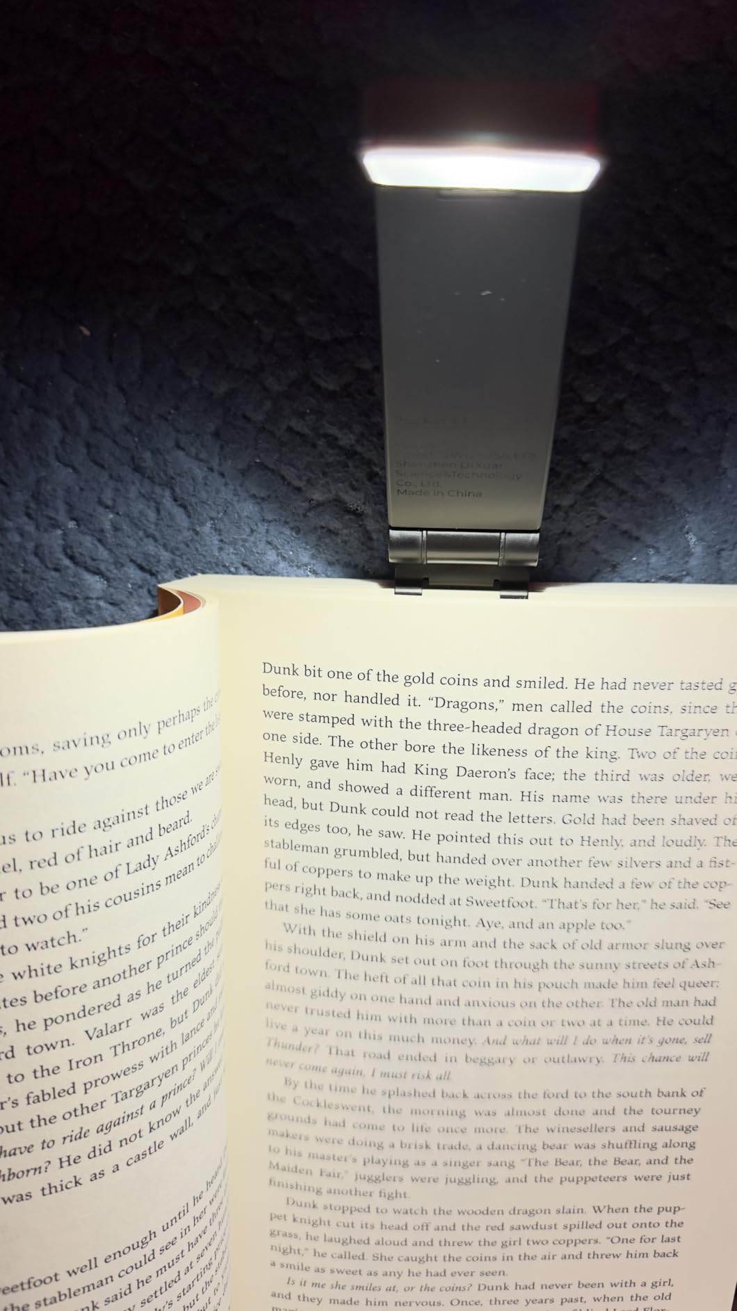 86lux Book Light, Rechargeable Clip-On LED Reading Light for Bed & Night Use - 3 Color Temperatures with Stepless Dimming, Ultralight Bookmark Design for Book Lovers customer photo 2