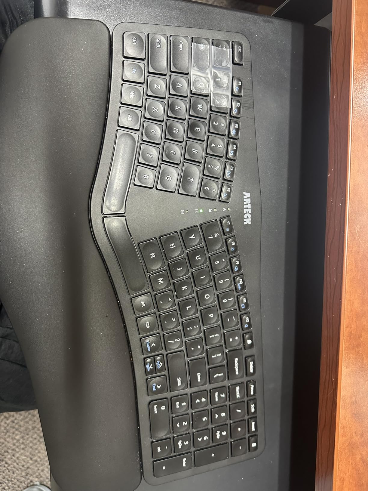 Arteck Split Ergonomic Keyboard with Palm Rest, 2.4G USB Wireless customer photo 1