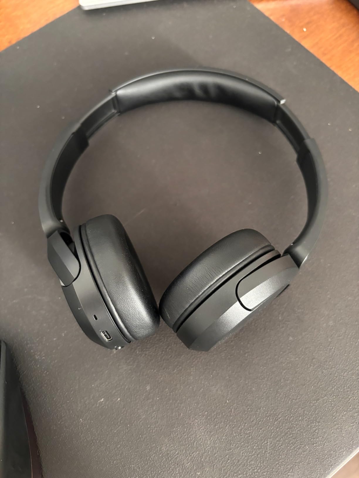 Sony WH-CH520 Wireless Headphones Bluetooth On-Ear Headset with Microphone and up to 50 Hours Battery Life with Quick Charging, Black | Up to 50-Hour Music Playback, USB-C Quick Charge, Bluetooth 5.2, Aac, Built-in Microphone for Calls customer photo 1