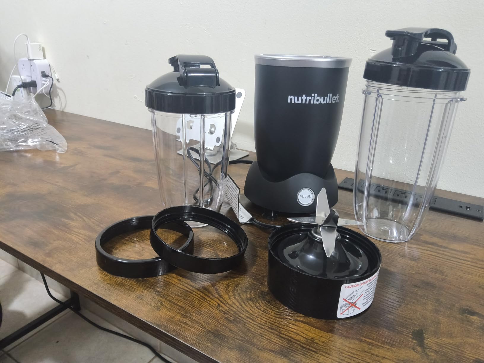 nutribullet Pro+ Personal Blender 1200W - Pulse Function, Auto Shut-Off, Nutrient Extractor for Smoothies, Shakes & Salsas - Includes 32 oz & 24 oz To-Go Cups, Matte Black customer photo 2