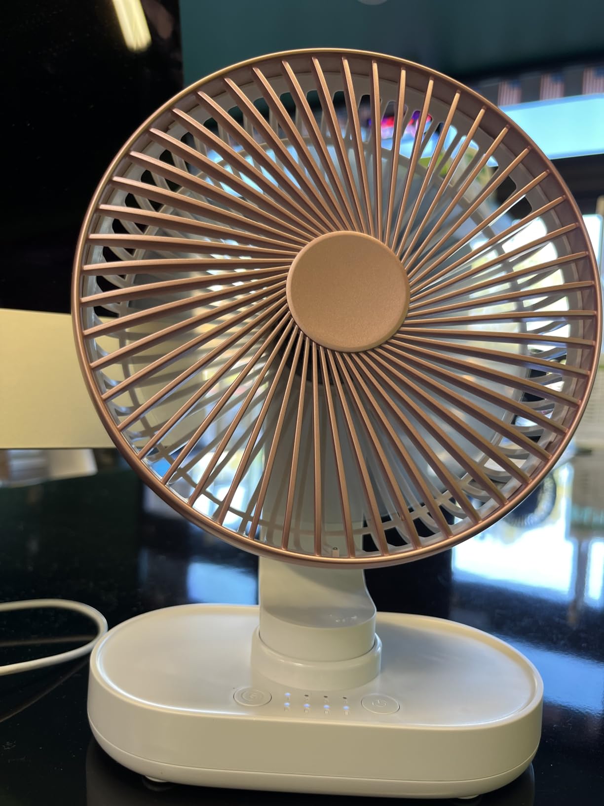 Small Oscillating Fan for Bedroom, 4000mAh Battery Powered Rechargeable Fan, 90° Vertical Manual and 120° Oscillating Desk Fan, 4 Speeds Air Circulator Fans, Quiet Table Fans for Home Office Travel customer photo 1