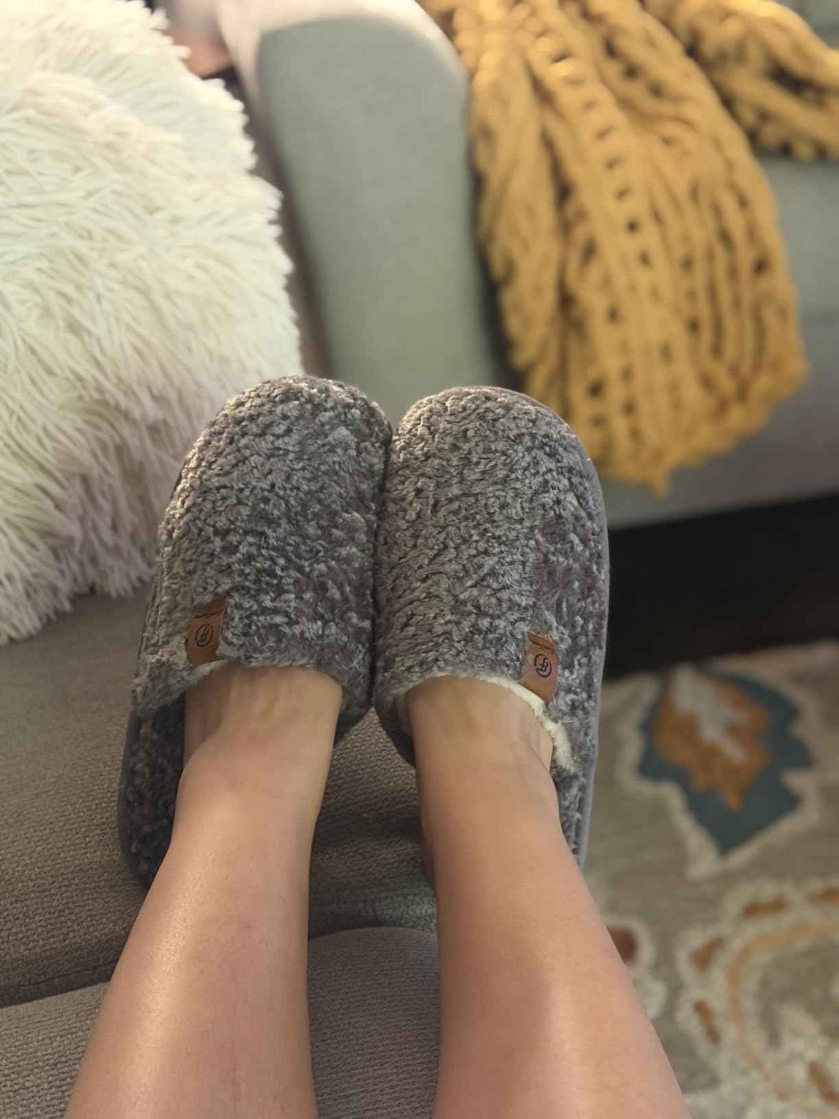 EverFoams Women's Fuzzy Slippers Warm Cozy Memory Foam Indoor House Shoes - Comfy, Soft, Lightweight, Breathable, Non-slip, Machine-washable customer photo 1