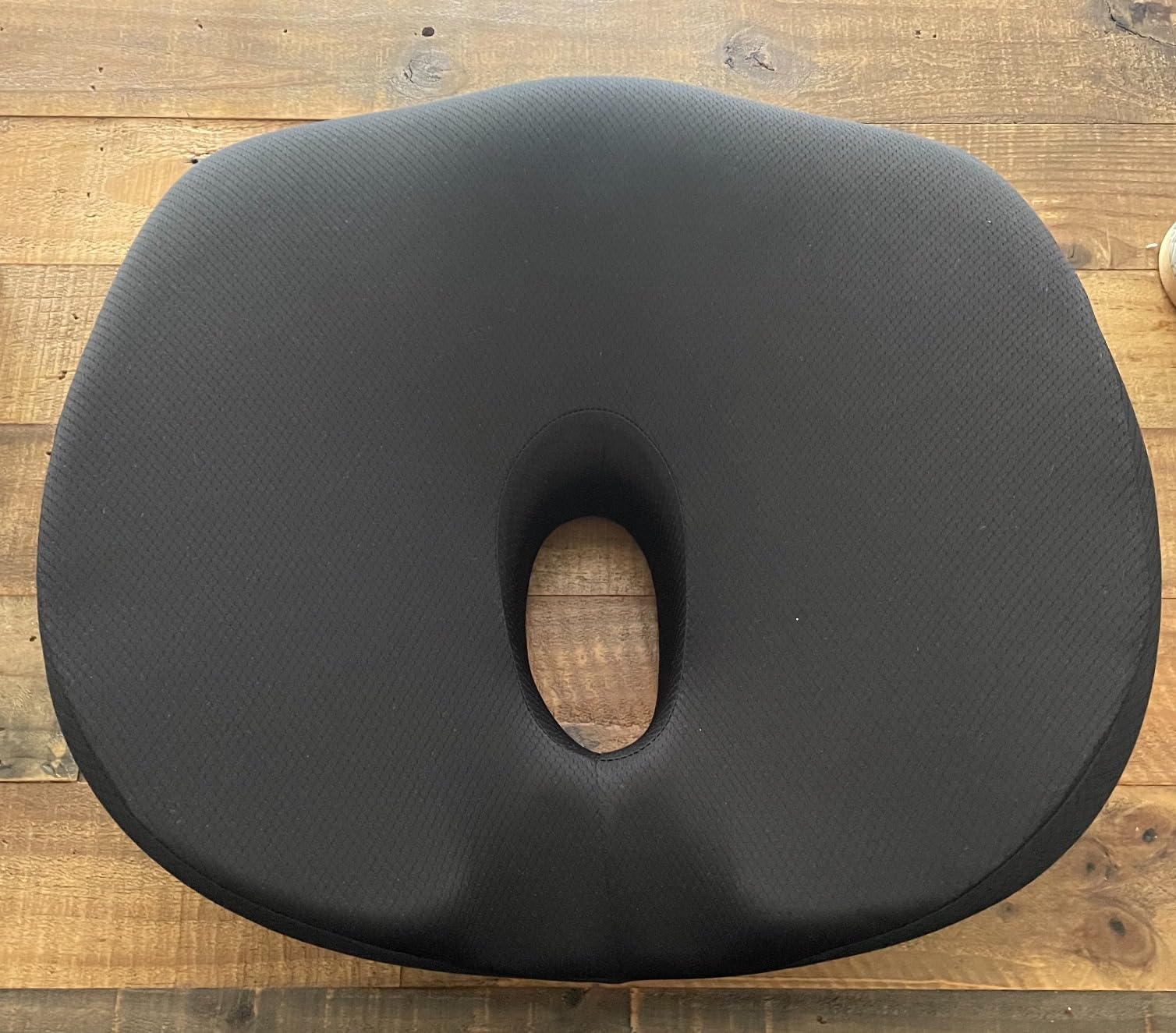 AUVON Innovative Donut Pillow Hemorrhoids Scientific Center Hole and Tailbone Cutout, Orthopedic Pain Relief Donut Seat Cushion for Coccyx, Sciatica, Postpartum Pregnancy, After Surgery Sitting Relief customer photo 2