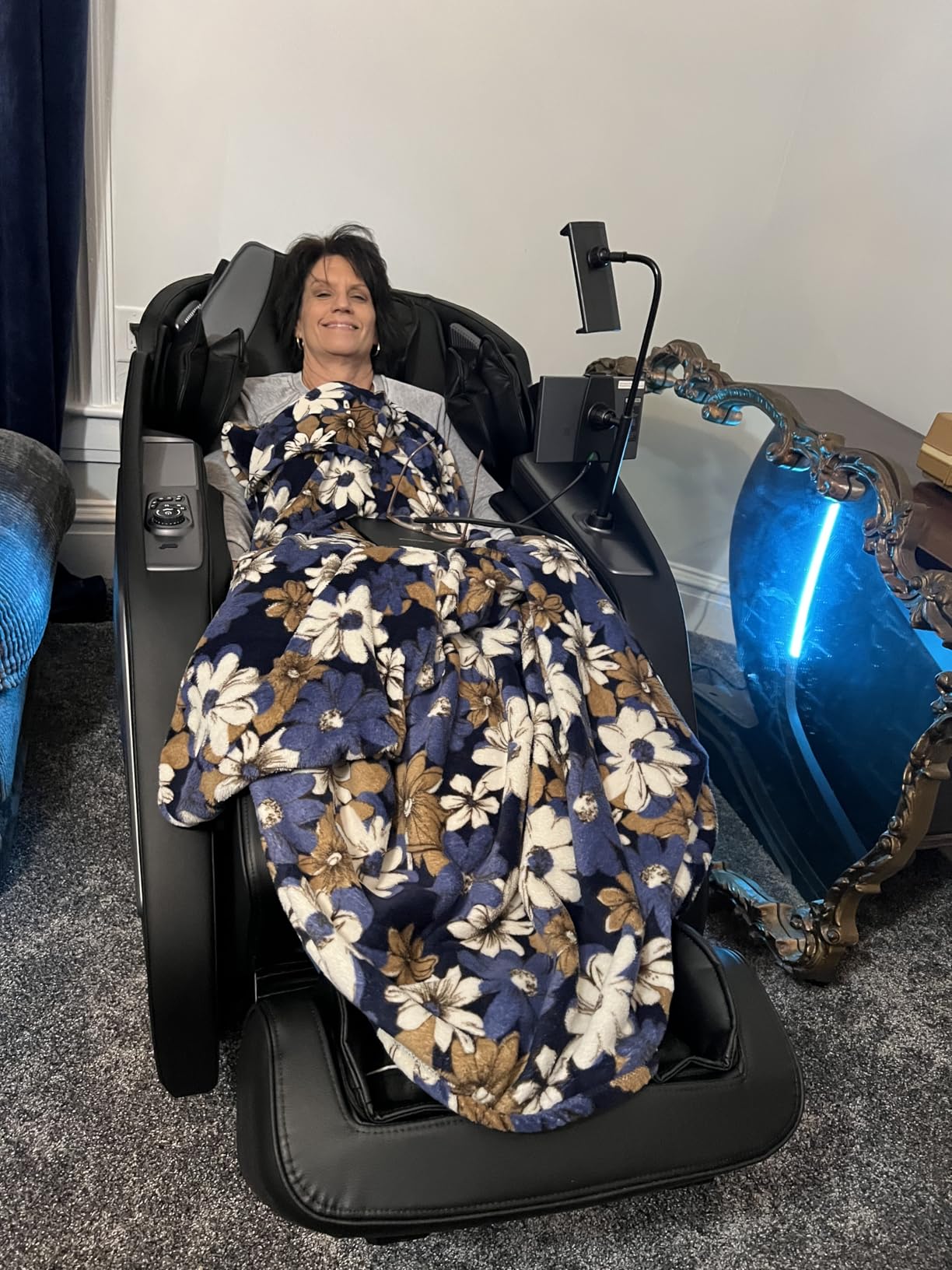 HealthRelife 4D Massage Chair Full Body Zero Gravity Recliner - 55 SL-Track, 15 Auto Modes, 11 Massage Technique, 40 Airbags Massage, with Yoga Stretch, APP Control, Shiatsu Foot Massage (Black) customer photo 1