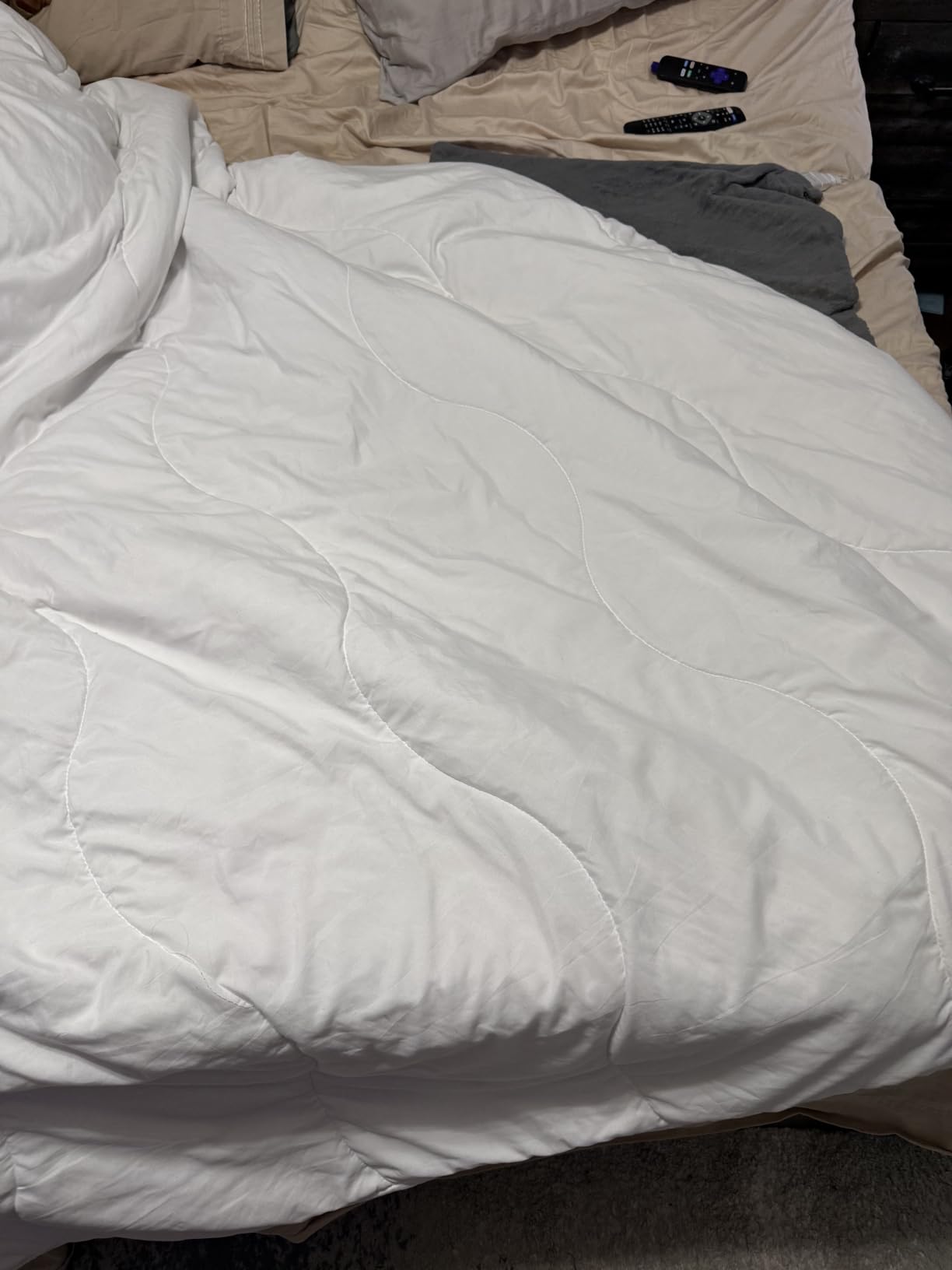 MEELUS Lightweight Comforter Cooling White, All Season Duvet Insert | Breathable Queen Size Summer Bedding, Soft Microfiber Cool Down Alternative Quilt With Corner Tabs, 88x88 inch customer photo 1