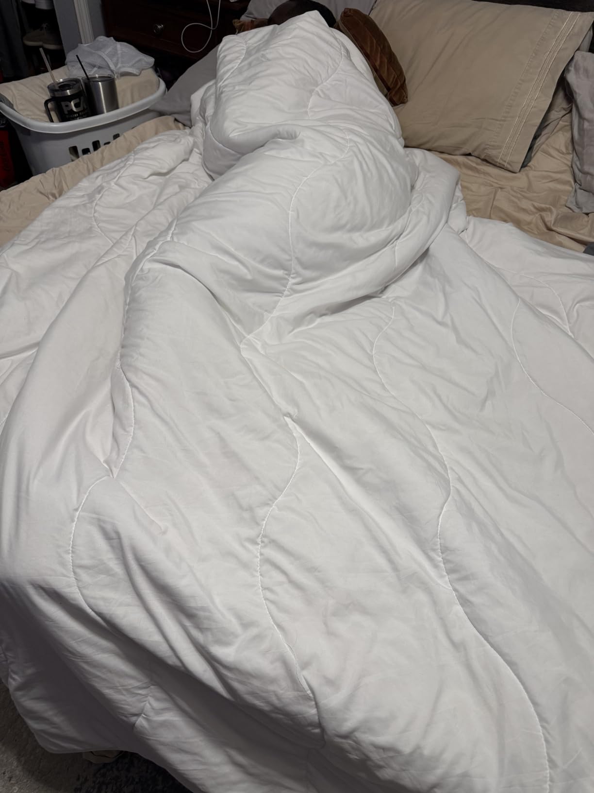MEELUS Lightweight Comforter Cooling White, All Season Duvet Insert | Breathable Queen Size Summer Bedding, Soft Microfiber Cool Down Alternative Quilt With Corner Tabs, 88x88 inch customer photo 2