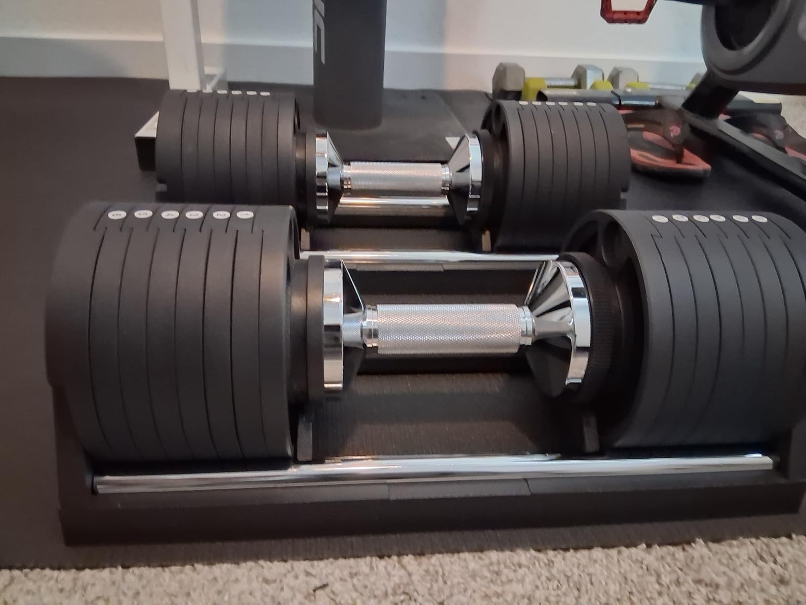 Snode AD80 Drop-proof Cast Iron Adjustable Dumbbells 80LBs (Knurled Chrome Handle, Fast Adjust, Compact Design, Durable Cast Iron Plates and Cradle) customer photo 1