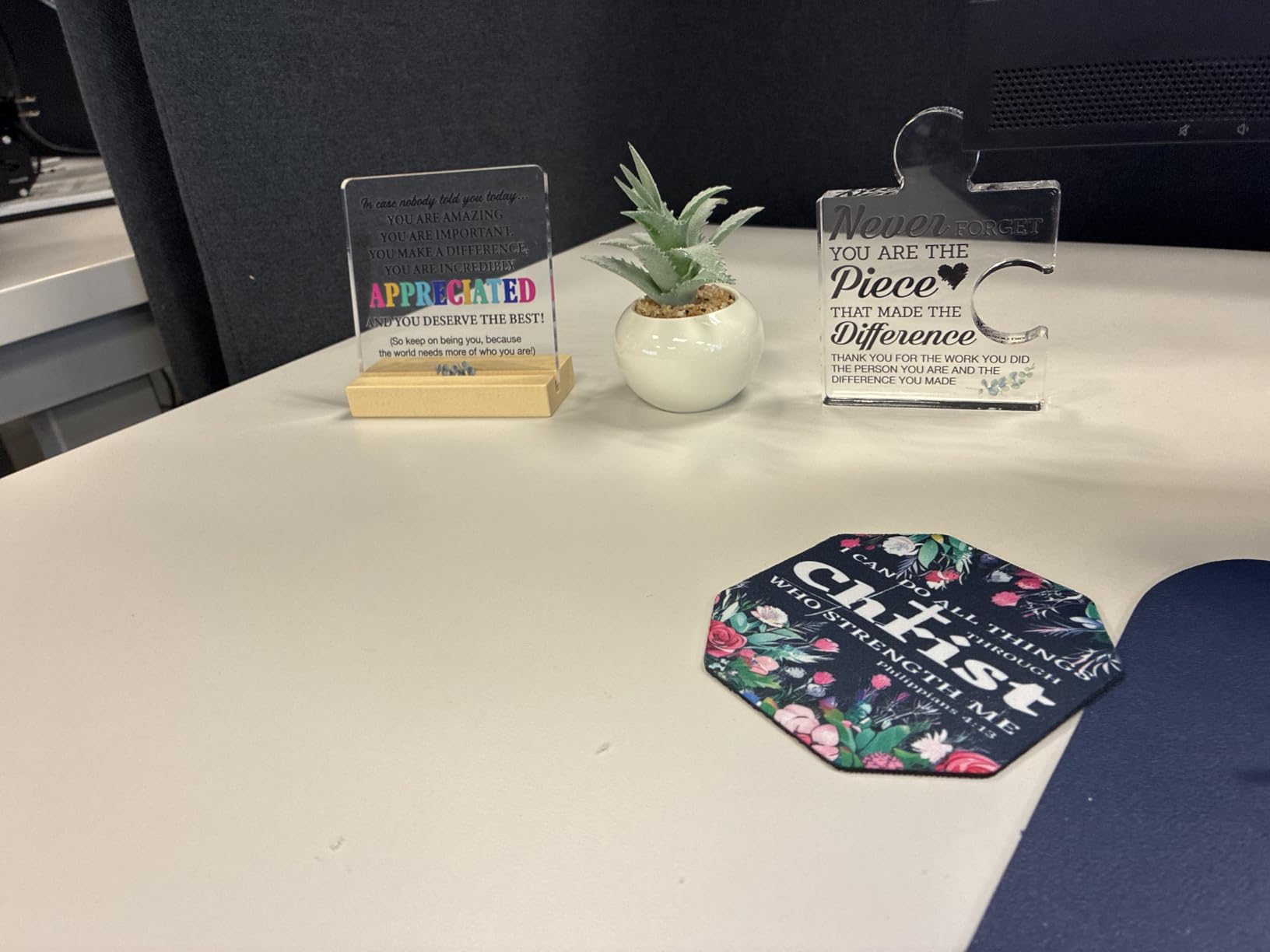 Social Worker Gifts for Women Men Appreciation Office Desk Decor | Gift for Social Worker, Home Office Cubicle Desk Decorative Sign, Clear, Acrylic, 4 x 4 Inches customer photo 1
