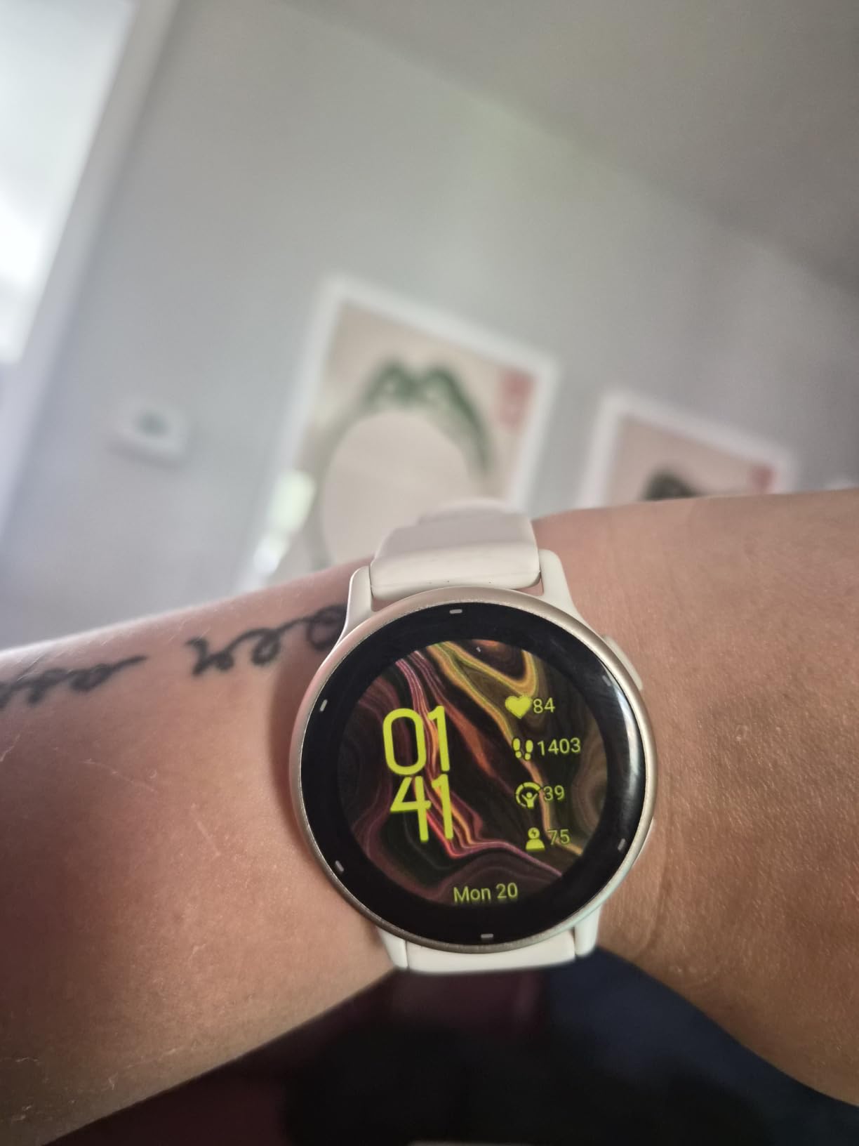 Garmin vívoactive® 5, Health & Fitness GPS Smartwatch, 42mm, Ivory | 24/7 Health Monitoring, Built-In Sports Apps, Sleep Coach, Body Battery™ Energy Monitoring, Workout Benefit & Recovery Time customer photo 1