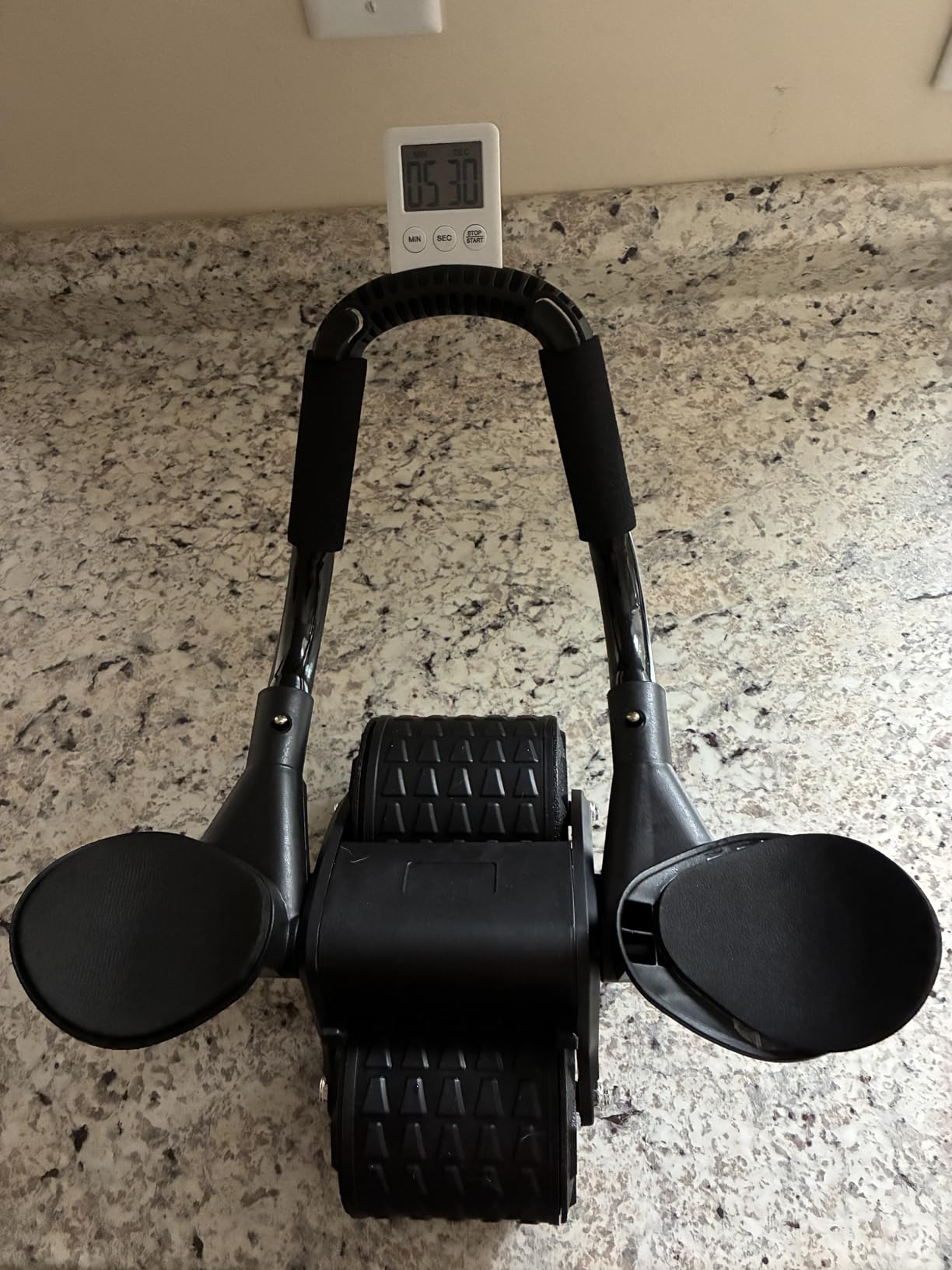 2026 Upgraded Ab Roller Wheel with Knee Mat & Timer - Automatic Rebound Abdominal Wheel with Elbow Support, Abs Workout Equipment for Core Strength Training, Ab Exercise Roller for Women Men customer photo 1