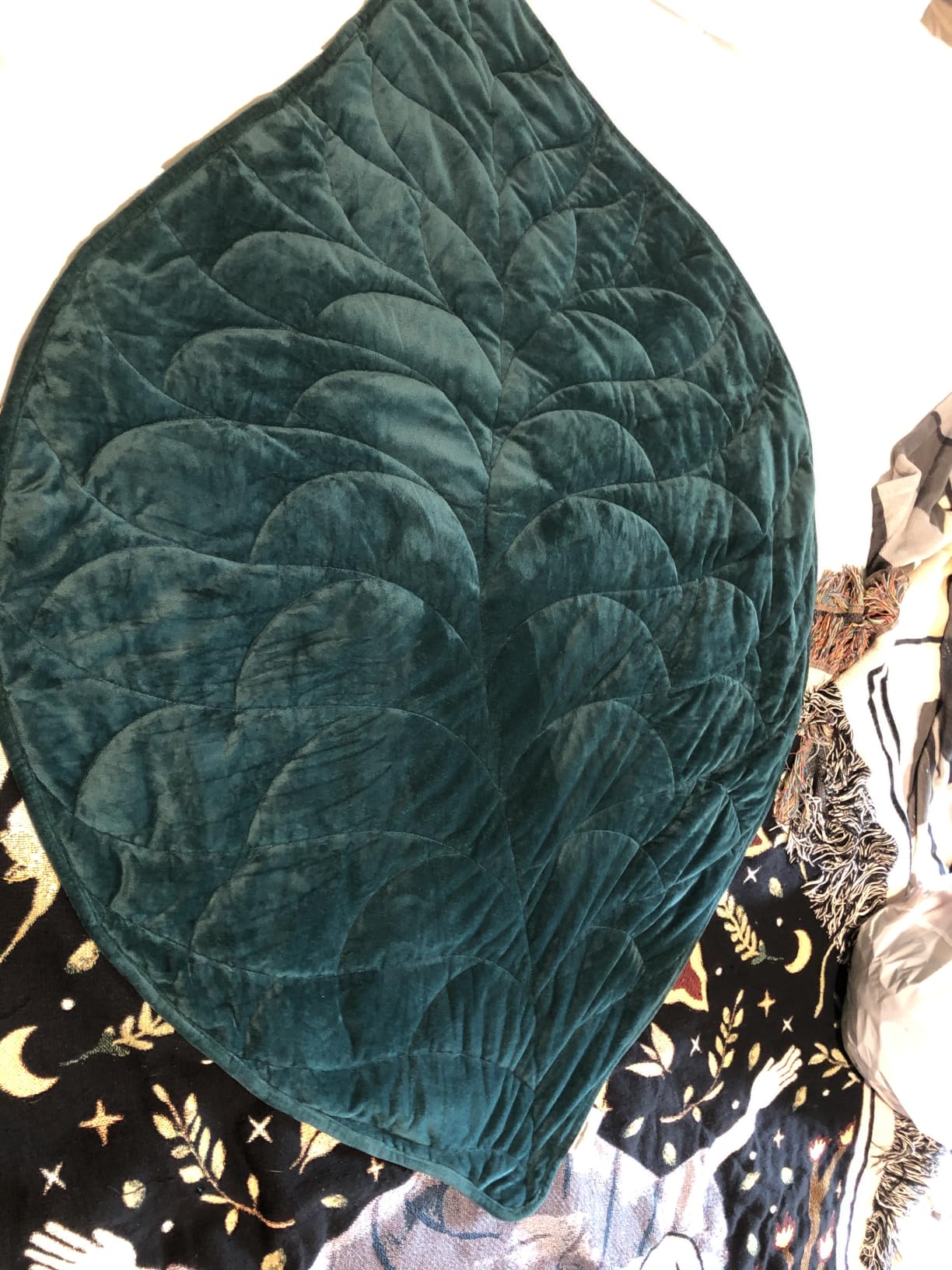 Kaisa Weighted Lap Blanket for Adults, 7 lbs 41 x 53, Leaf Pattern, Green | Washable Weighted Blankets, Small Portable Blanket for Relaxation, Cozy Luxury Crystal Velvet All-Season Heavy Blanket customer photo 1