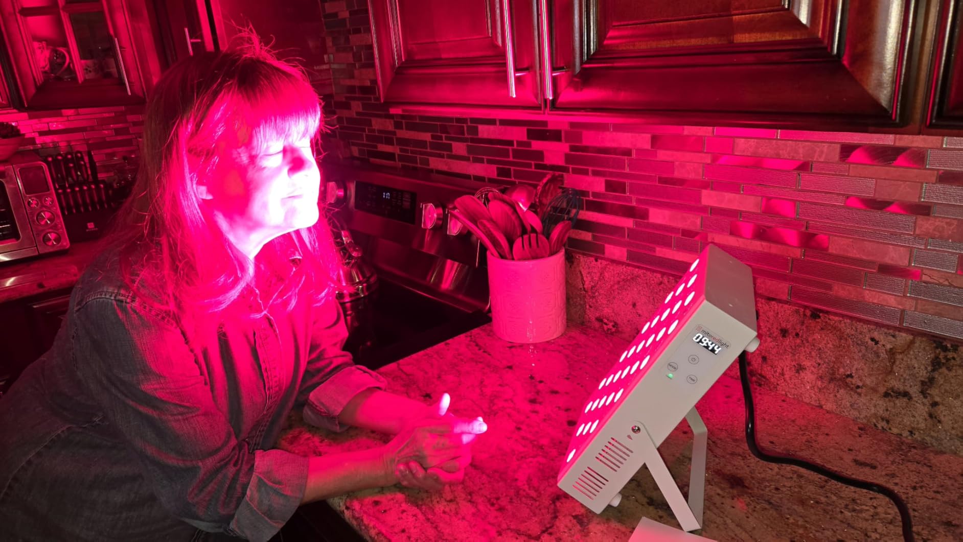Mito Red Light - MitoMIN 2.0 Red Light Panel - Red Light Therapy for Face and Neck - Red Light & Near Infrared Red Light Therapy - At-Home Red Light Therapy for Body customer photo 2