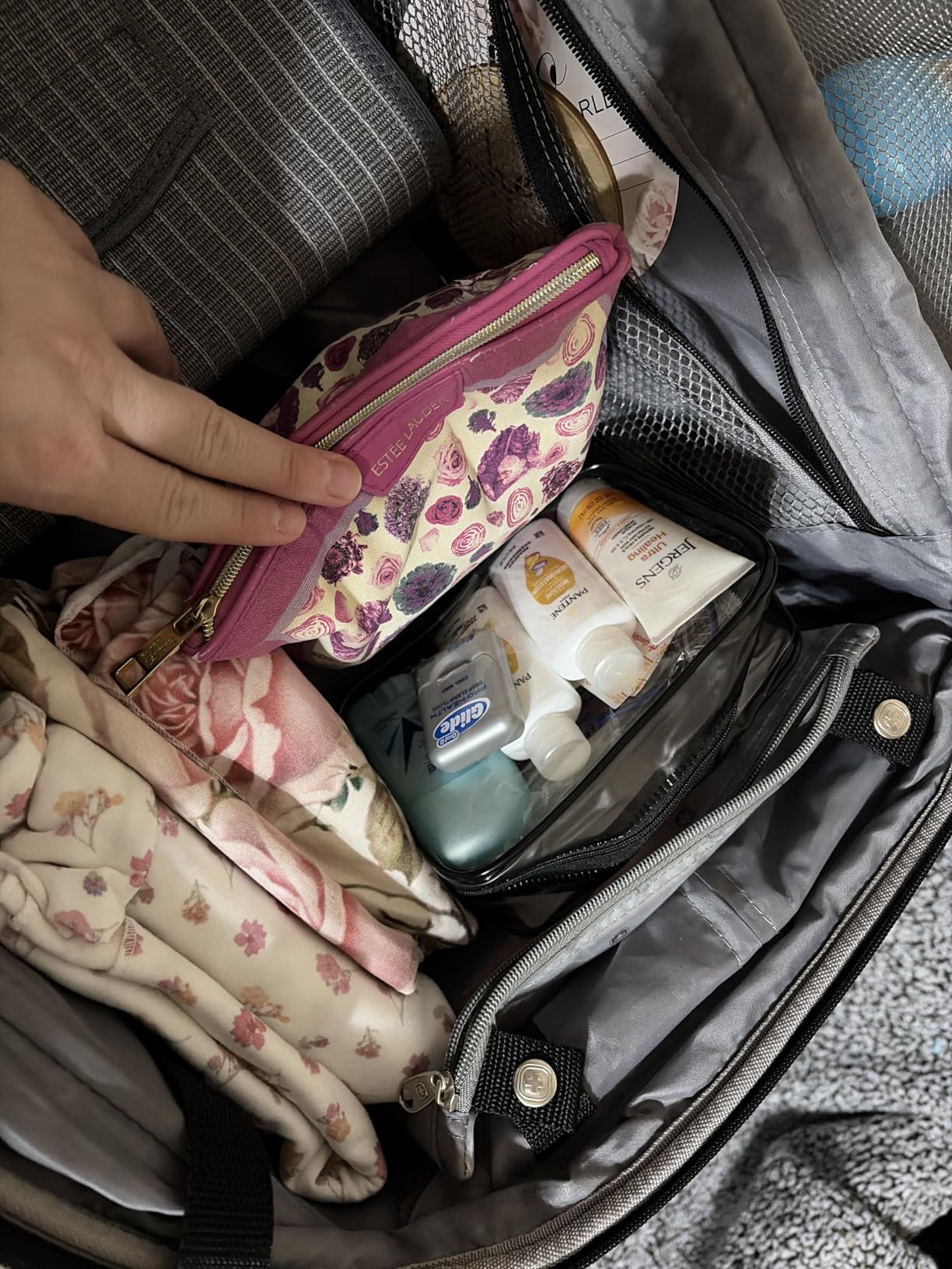 15-Piece Women's Travel Toiletry Kit - Premium Brand-Name Shampoo, Conditioner, Body Wash, Deodorant & Toothpaste, TSA Approved Travel Size Set with Clear Bag customer photo 1