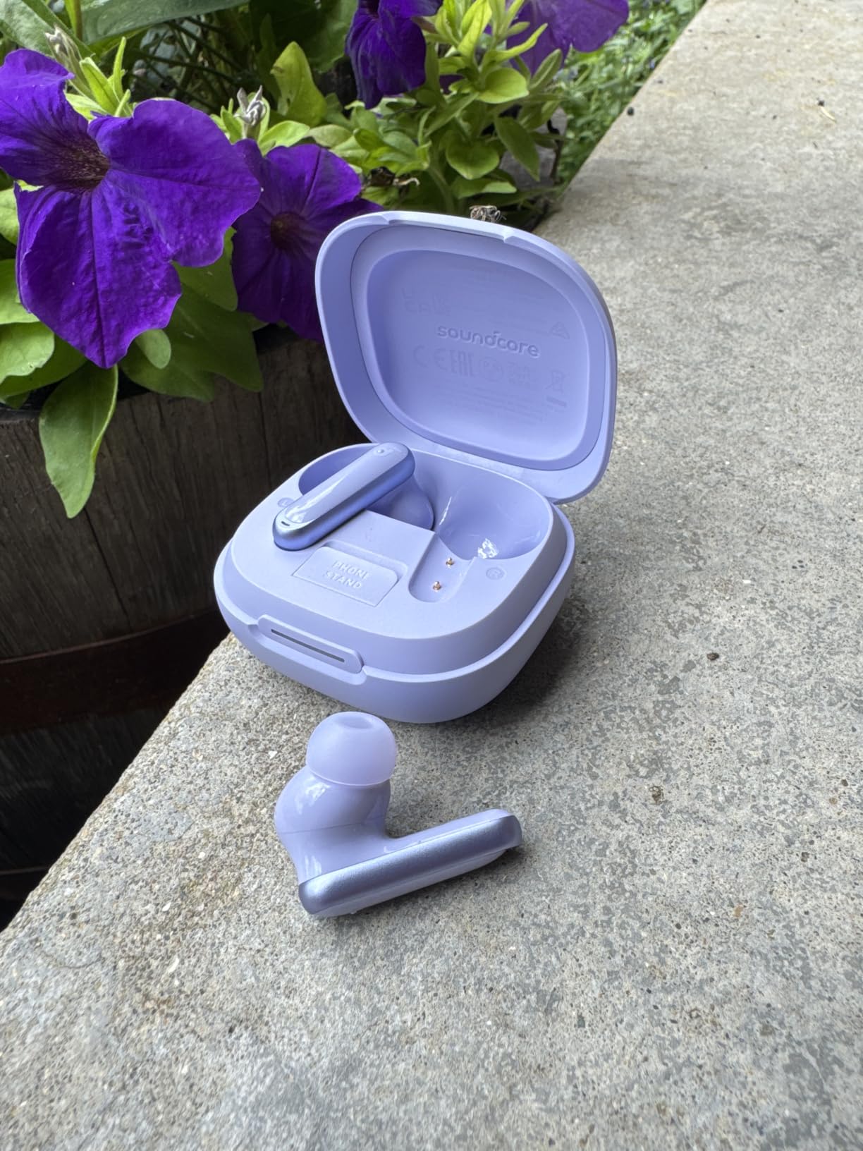 Soundcore P40i by Anker, Noise Cancelling Wireless Earbuds, Adaptive Noise Cancelling to Environments, Heavy Bass, 60H Playtime, 2-in-1 Case and Phone Stand, IPX5, Wireless Charging, Bluetooth 5.3 customer photo 1