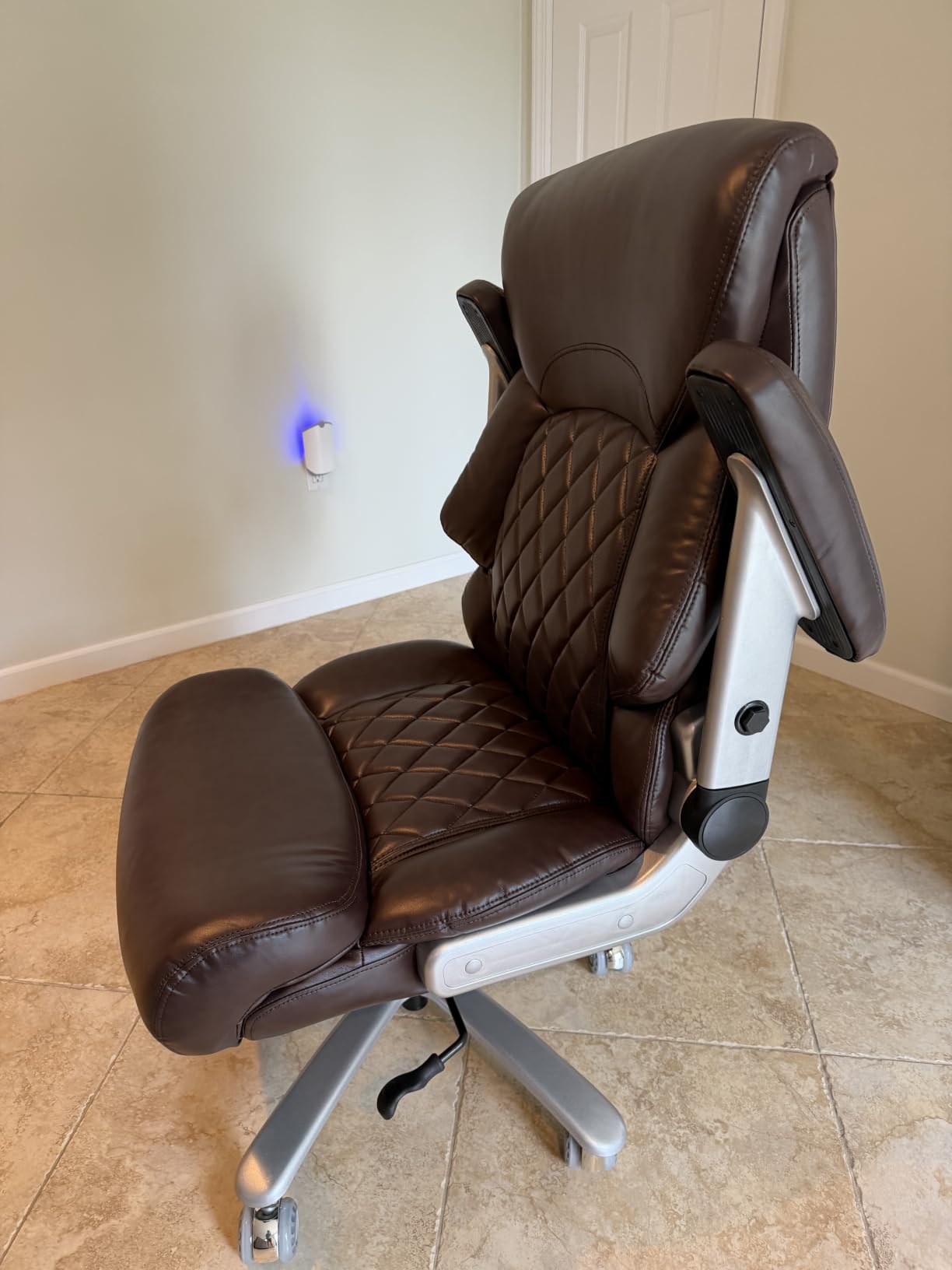Big and Tall Office Chair for Heavy People, 500LBS High Back Extra Wide Heavy Duty Executive Office Chair Comfortable for Home Office, Large Computer Desk Chair with Adjustable Lumbar Support Black customer photo 1