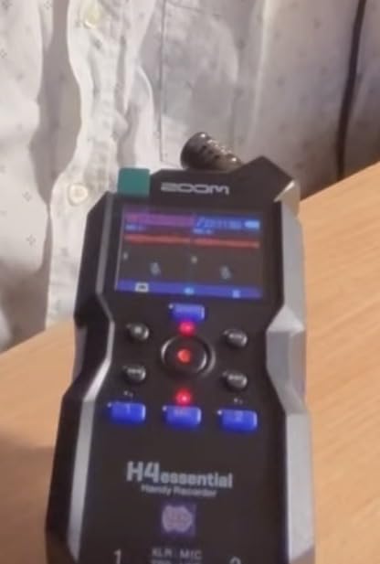 Zoom H4 Essential Handheld Recorder for Musicians, Podcasters & Filmmakers - 32-Bit Float, 4 Tracks, Stereo Mics, 2 XLR/TRS Inputs, USB Audio Interface customer photo 1