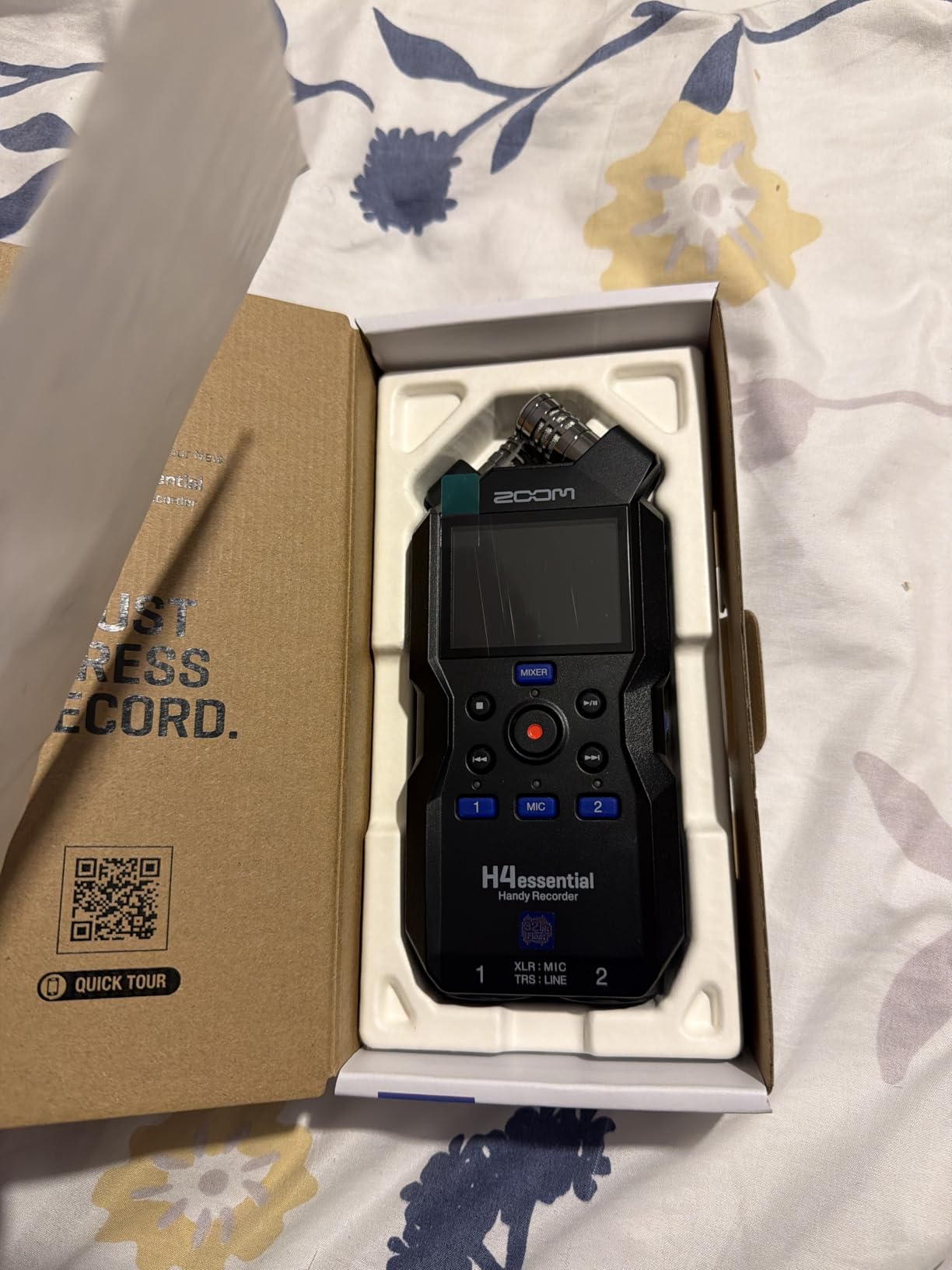 Zoom H4 Essential Handheld Recorder for Musicians, Podcasters & Filmmakers - 32-Bit Float, 4 Tracks, Stereo Mics, 2 XLR/TRS Inputs, USB Audio Interface customer photo 2