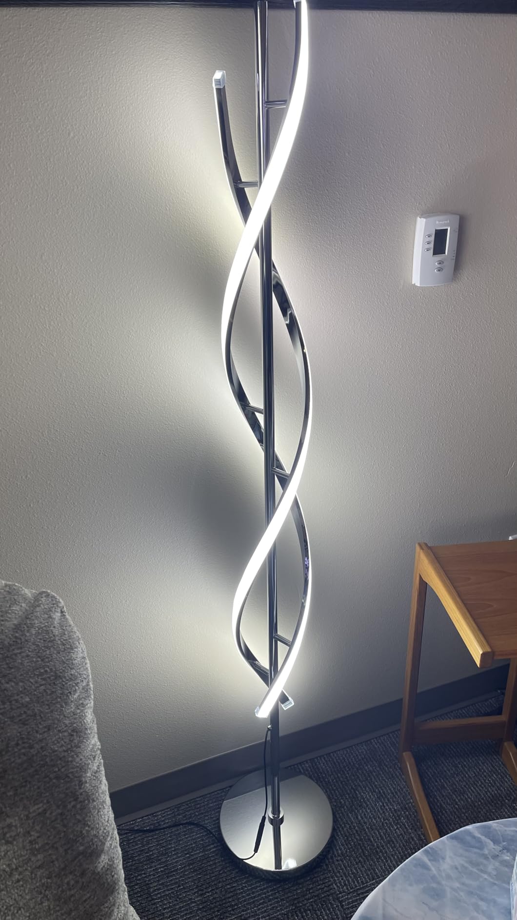 ADISUN 31W Modern Floor Lamp, LED Spiral Floor Lamp for Living Room, 3-Color Dimmable Standing Lamp with Remote Control, 58