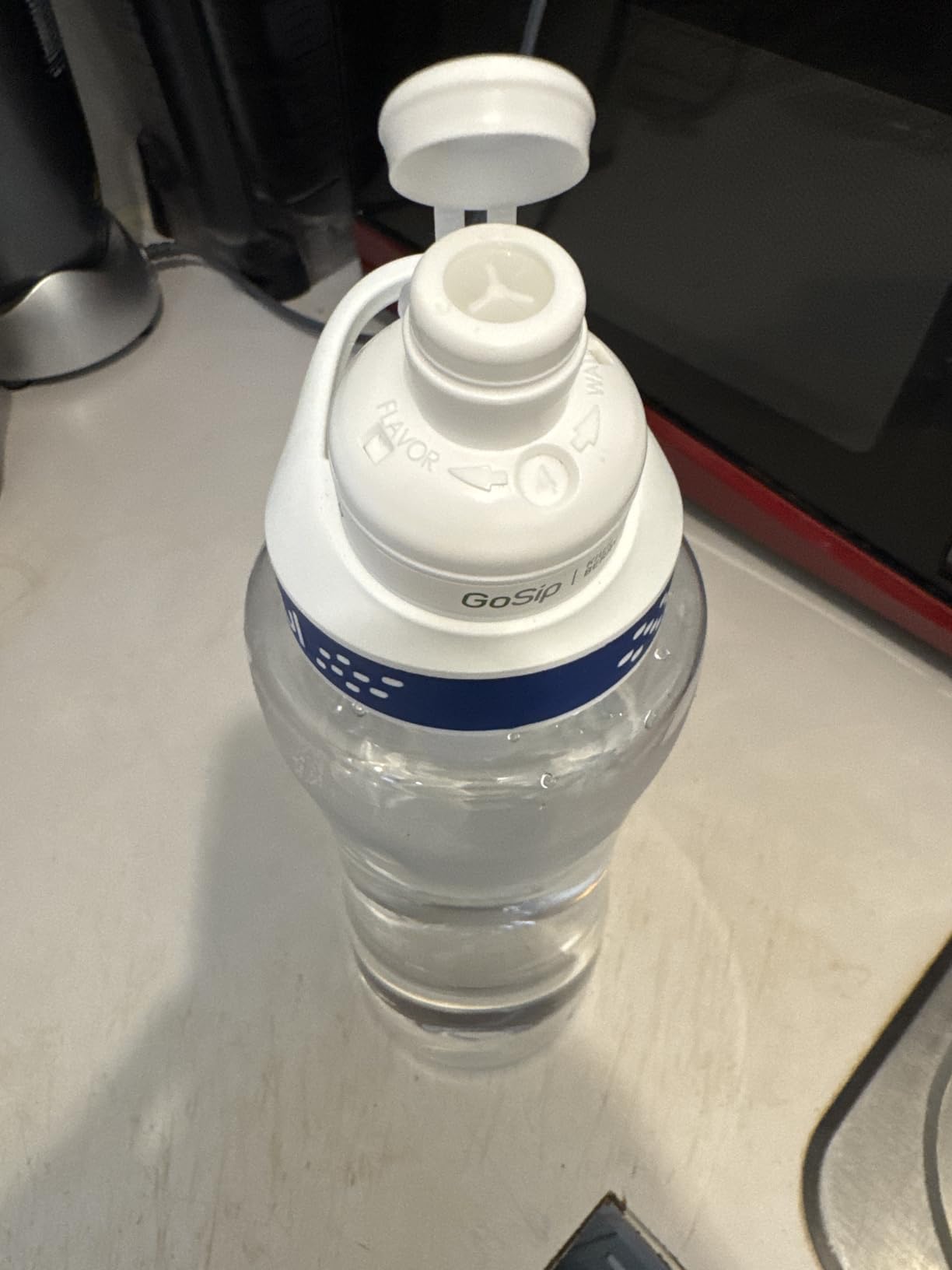 Cirkul 32oz Clear Plastic Bottle with 2 No Sugar, 0 Cal Flavored Water Sips customer photo 2