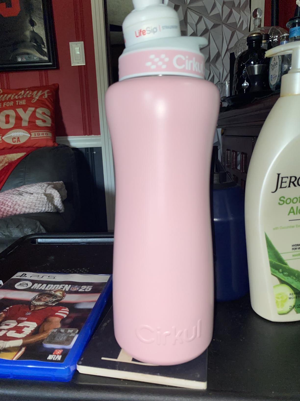 Cirkul 32oz Black Metal Bottle with Two No Sugar, 0 Cal Flavored Water Sips customer photo 1