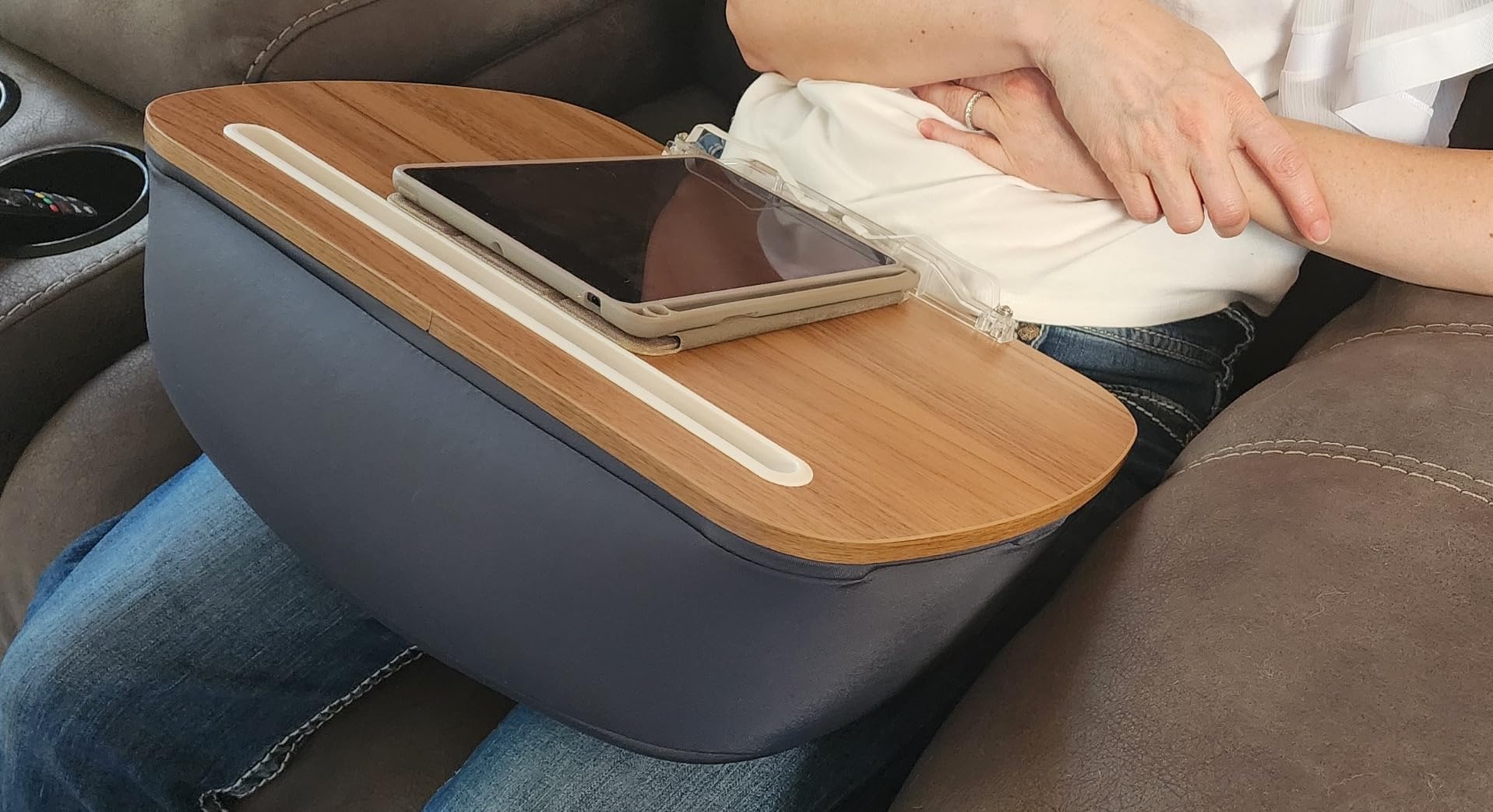 ERGONOV Book Pillow Stand with 6500K Reading Light, Hands Free Book Holder, Comfortable Lap Book Stand for Reading in Bed, Desk, or Sofa, Wooden Book Rest for Book Lovers customer photo 2