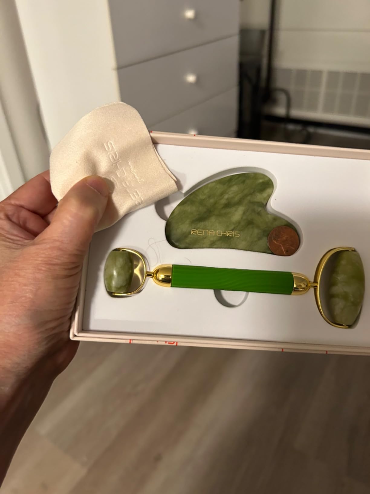 Rena Chris Gua Sha and Face Roller Set: Anti-Breakage Jade Roller for Long-Lasting Use, Jawline Sculpting and Puffiness Reducing, Gua Sha Facial Tools for Self Care Gift (Green) customer photo 2