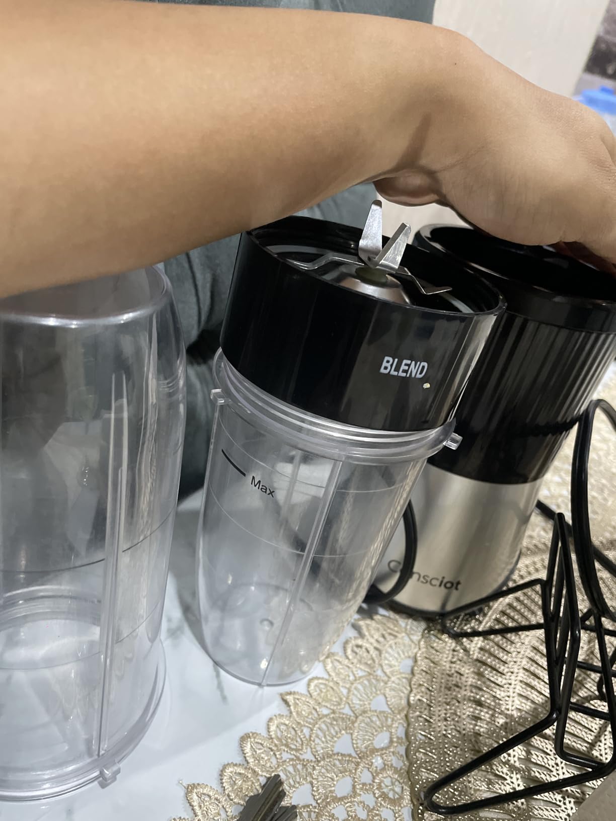 NutriBullet 11-Piece Blender for Kitchen and Personal Size, 900 Peak Watts - Blend Shakes & Smoothies, Frozen Drinks, Baby Food, Spreads & More, 3 Portable BPA-Free To-Go Cups, 2 Spout-Lids & 1 Flat-Lid customer photo 2
