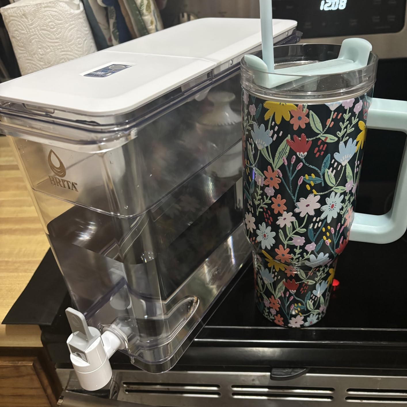 Brita Extra-Large 27-Cup Water Dispenser with BritaPlus Filter, WQA NSF/ANSI Certified, Reduces 2X Contaminants vs. Standard, Reduces Chlorine, Zinc, Copper, Mercury & More, 1 Filter Included, Black customer photo 1