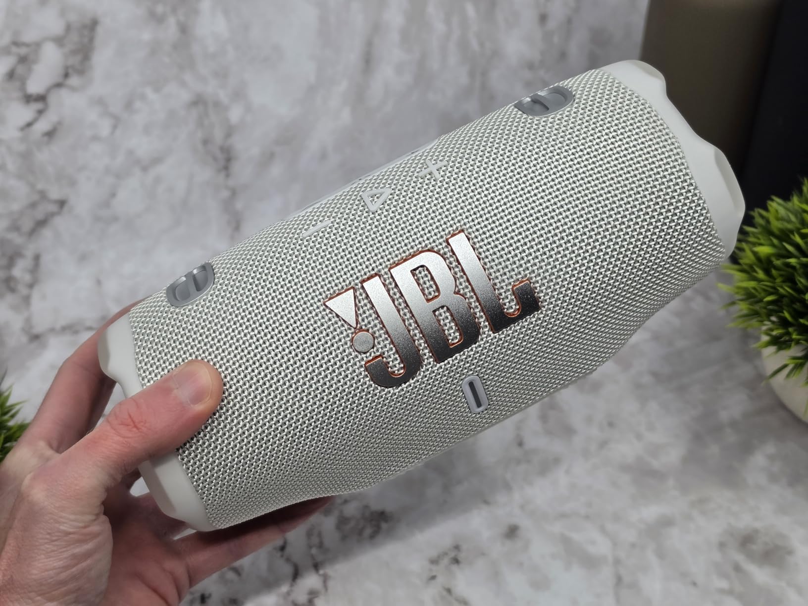 JBL Charge 6 Portable Bluetooth Speaker, Waterproof, Drop-Proof - Black | Long Battery Life Up To 28 Hours, Quick Charging, Built-In Powerbank, Weatherproof For Outdoor, Poolside, And Shower Use customer photo 2