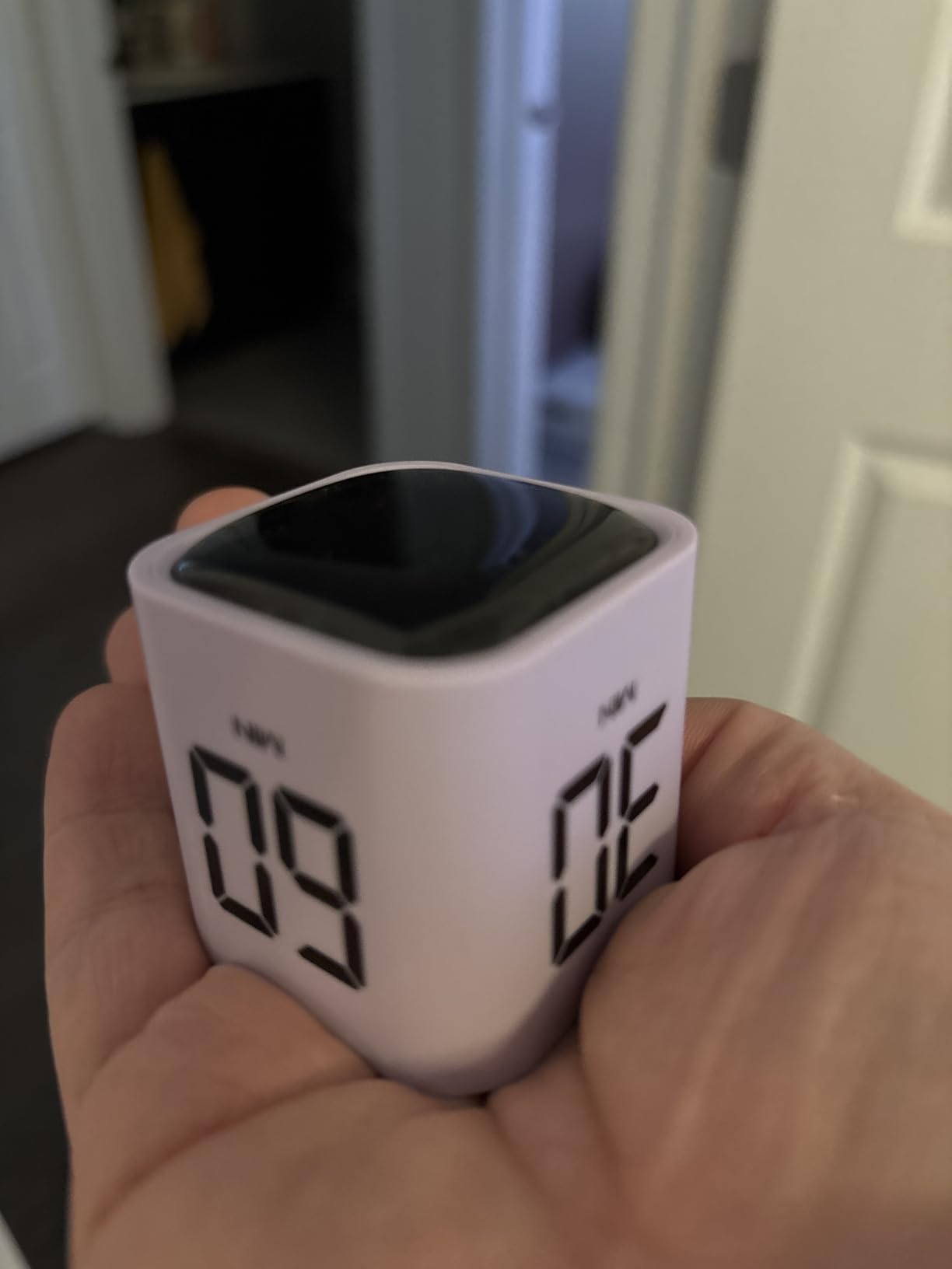 GuDoQi Multi-Function Cube Timer, 5/10/30/60 Min & Custom Count Down, Included Pause & Resume Feature, Silent, Vibrate & Adjustable Sound Alarm for Productivity in Tasks, Study & Kitchen, Purple customer photo 1