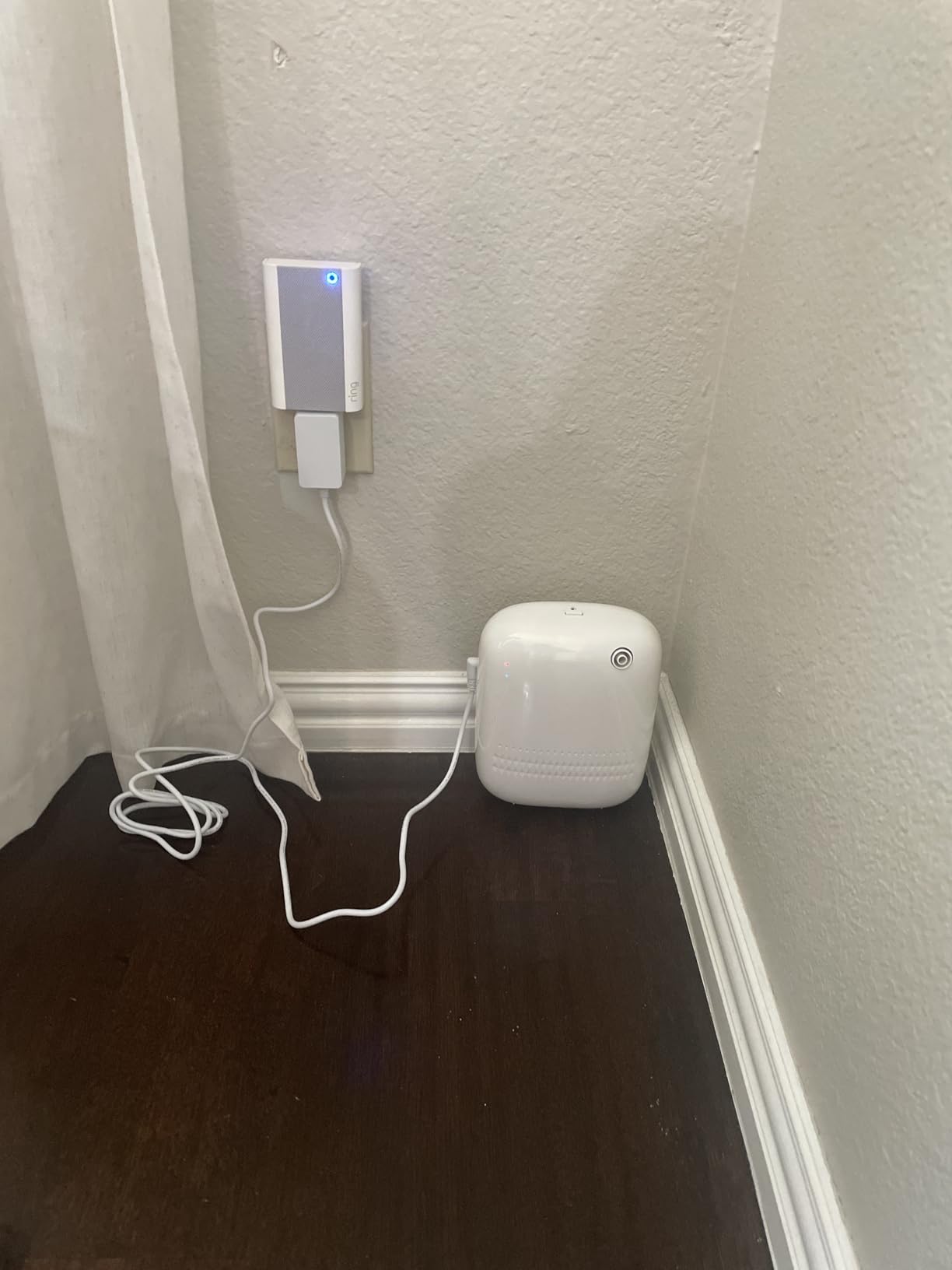 Airversa Waterless Essential Oil Diffuser for Home Large Room and Commercial Use, Up to 2000 sq ft, App Control Cold Air Diffuser, 400mL, DC-12V/1A Plug in Wall, Smart Scent Air Machine, ANW-Black customer photo 1