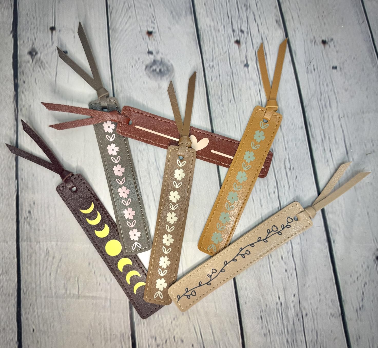 MIXVOVA 6 Pcs Leather Bookmark with Tassel, Classic Style Bookmark, 0.05 Inches Thin Handmade Stitched Bookmarks for Men, Book Marks for Reading, Gifts for Book Lovers, Readers (Dark Retro) customer photo 1