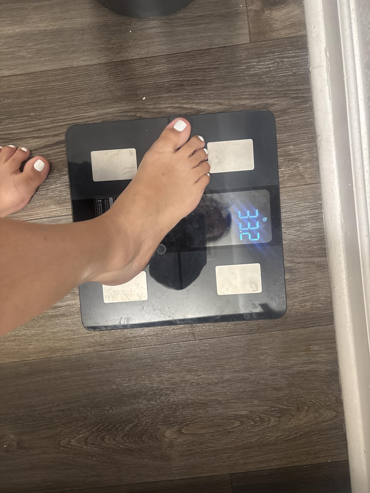 GE Smart Scale for Body Weight, BMI, Body Fat, Muscle Mass, Large Display | 14 Metrics Body Composition Scale for Bathroom, 5.3-inch Screen, Accurate Weighing with Bluetooth Sync, Black customer photo 2