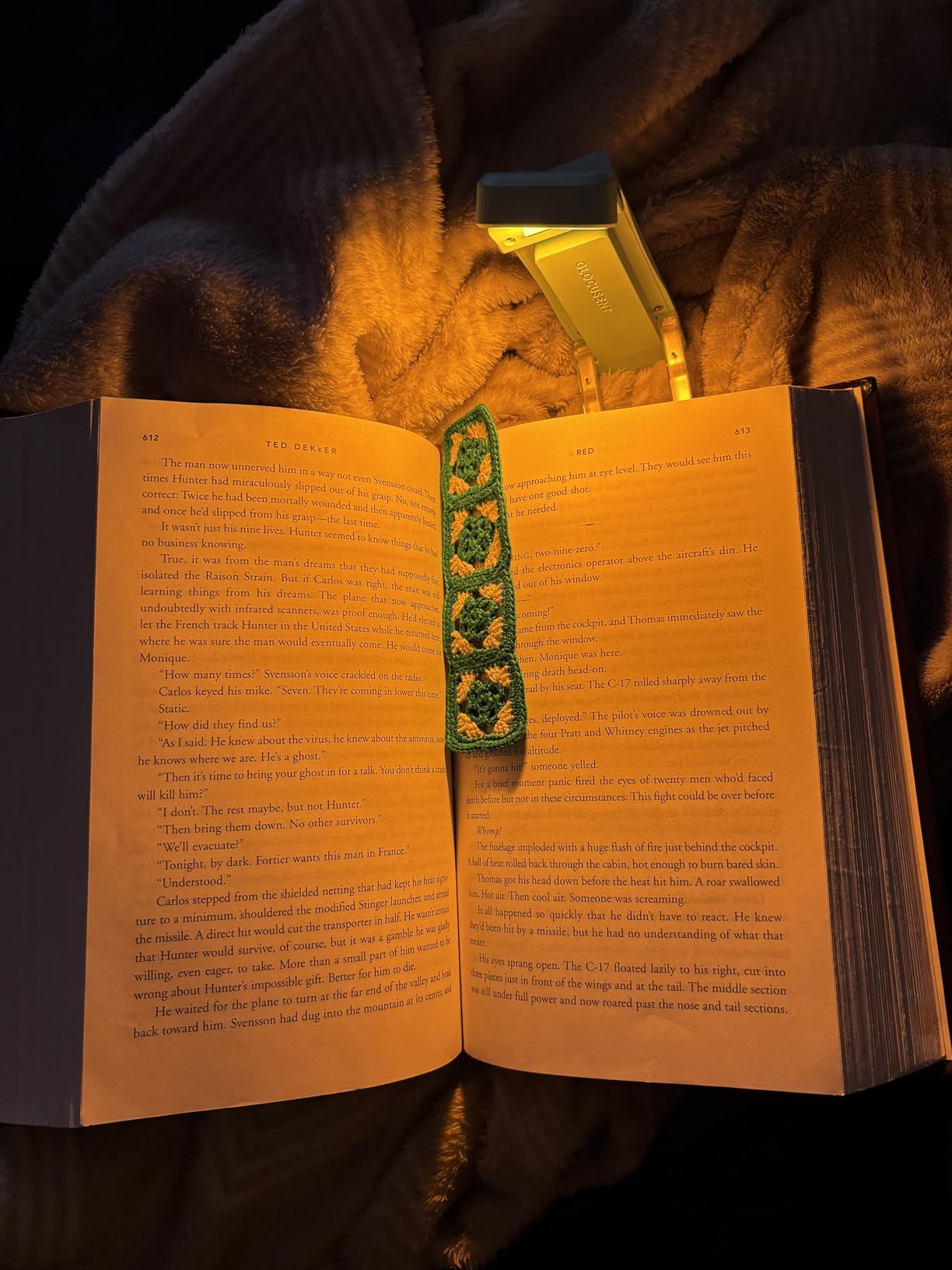 Glocusent USB Rechargeable Book Light, Portable Clip-on LED Reading Light | 3 Amber Colors & 5 Brightness Dimmable, Bookmark, Eye-Caring, Compact Gift for Women Book Lovers customer photo 2