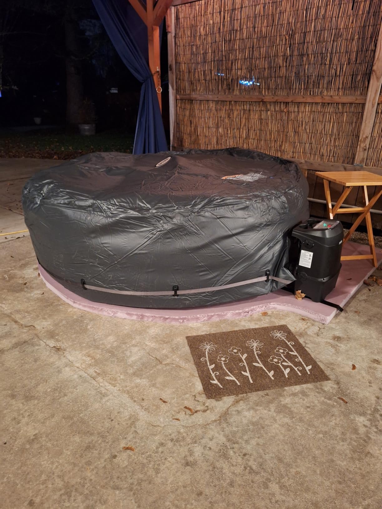 INTEX SimpleSpa 6 Person Round Inflatable Hot Tub, Bubble Massage Spa Set with Insulated Cover, Thermal Ground Cloth, & Chemical Dispenser, 85 in x 26 in customer photo 2