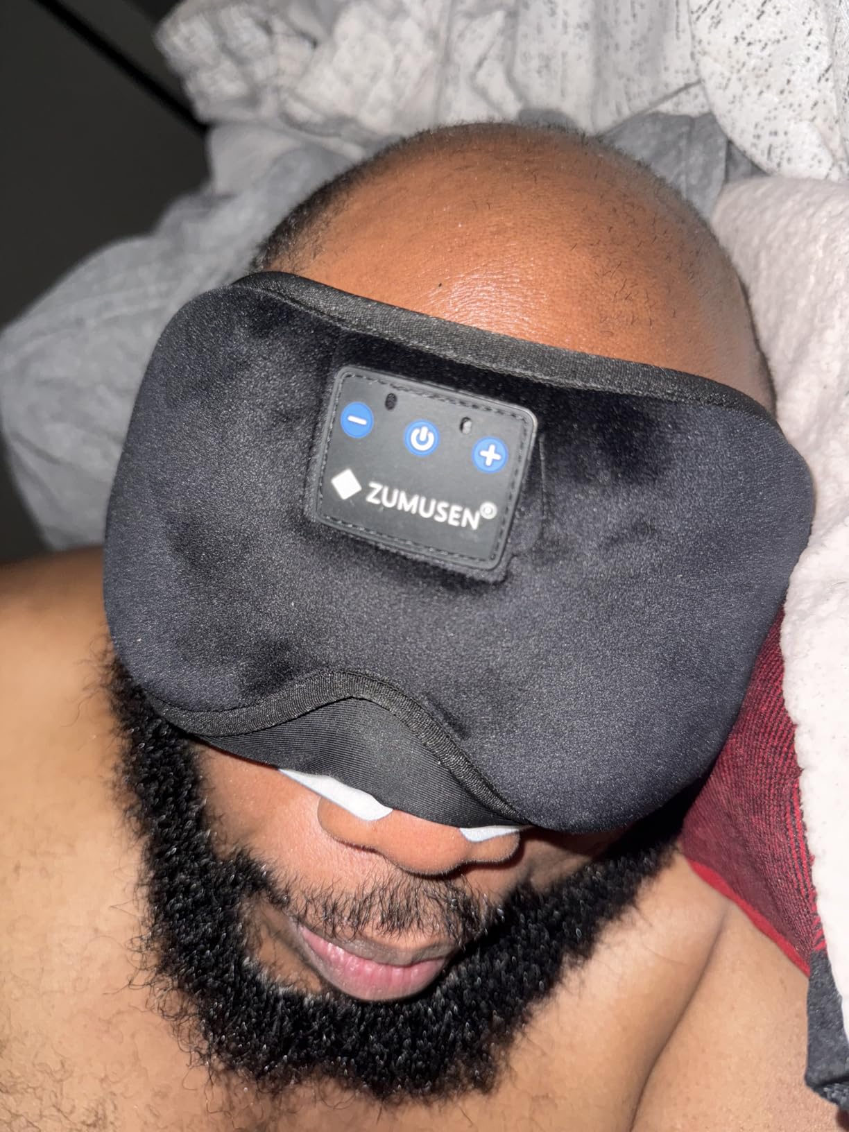 ZUMUSEN Bluetooth Sleep Headphones Mask with 3D Stereo Speakers, Wireless Ultra-Thin Music Eye Cover for Side Sleepers, Adjustable Strap for Travel, Meditation, Yoga, Naps, and Relaxation customer photo 1
