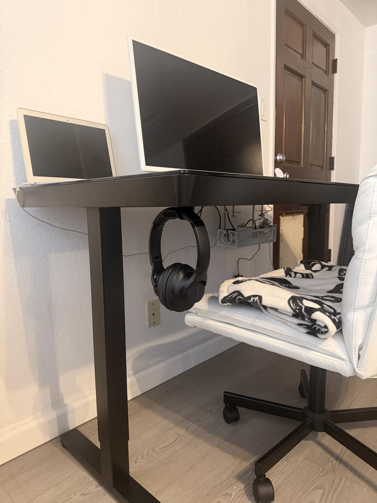 Marsail Glass Standing Desk with Drawer, 48 x 24 inch Electric Standing Desk, Height Adjustable Desk with One-Piece Tabletop & USB Charging Ports, Sit Stand Desk with Storage for Home & Office, White customer photo 2